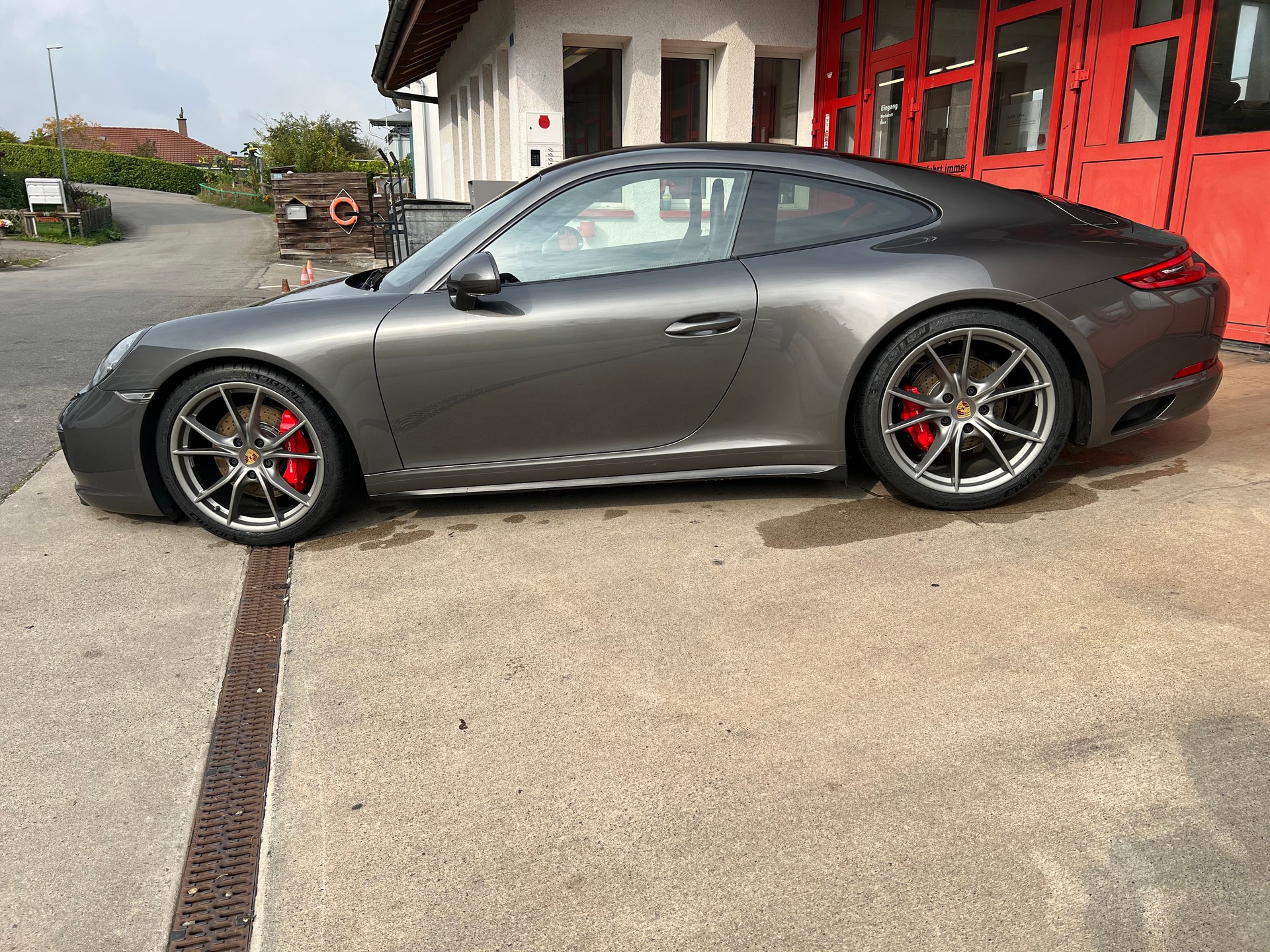 PORSCHE 911 Carrera 4S PDK // Approved-showroom-element-2