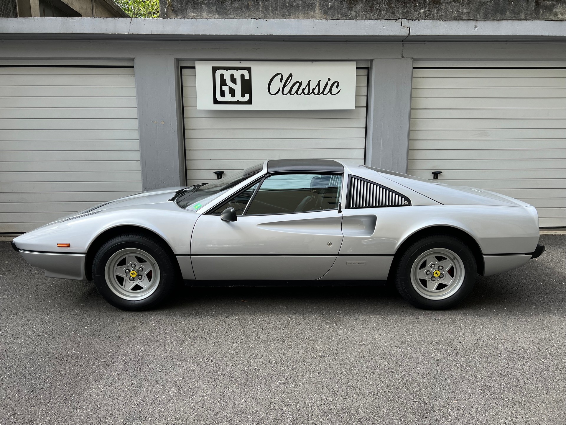 FERRARI 308 GTS 4V