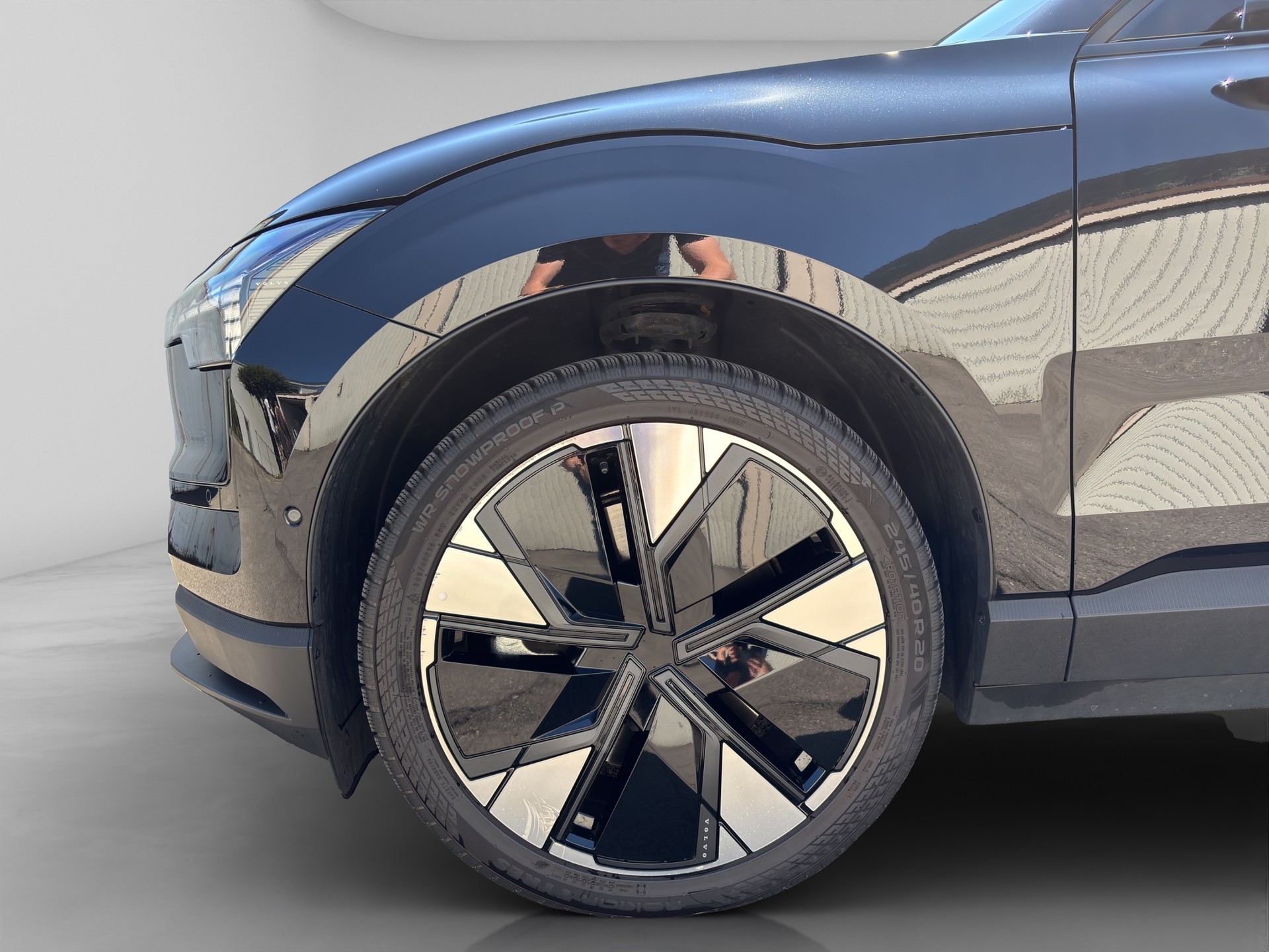VOLVO EX30 E60 Twin Ultra Performance AWD-image-8