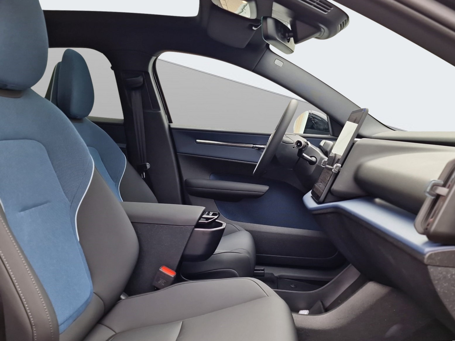 VOLVO EX30 E60 Twin Ultra Performance AWD-image-13