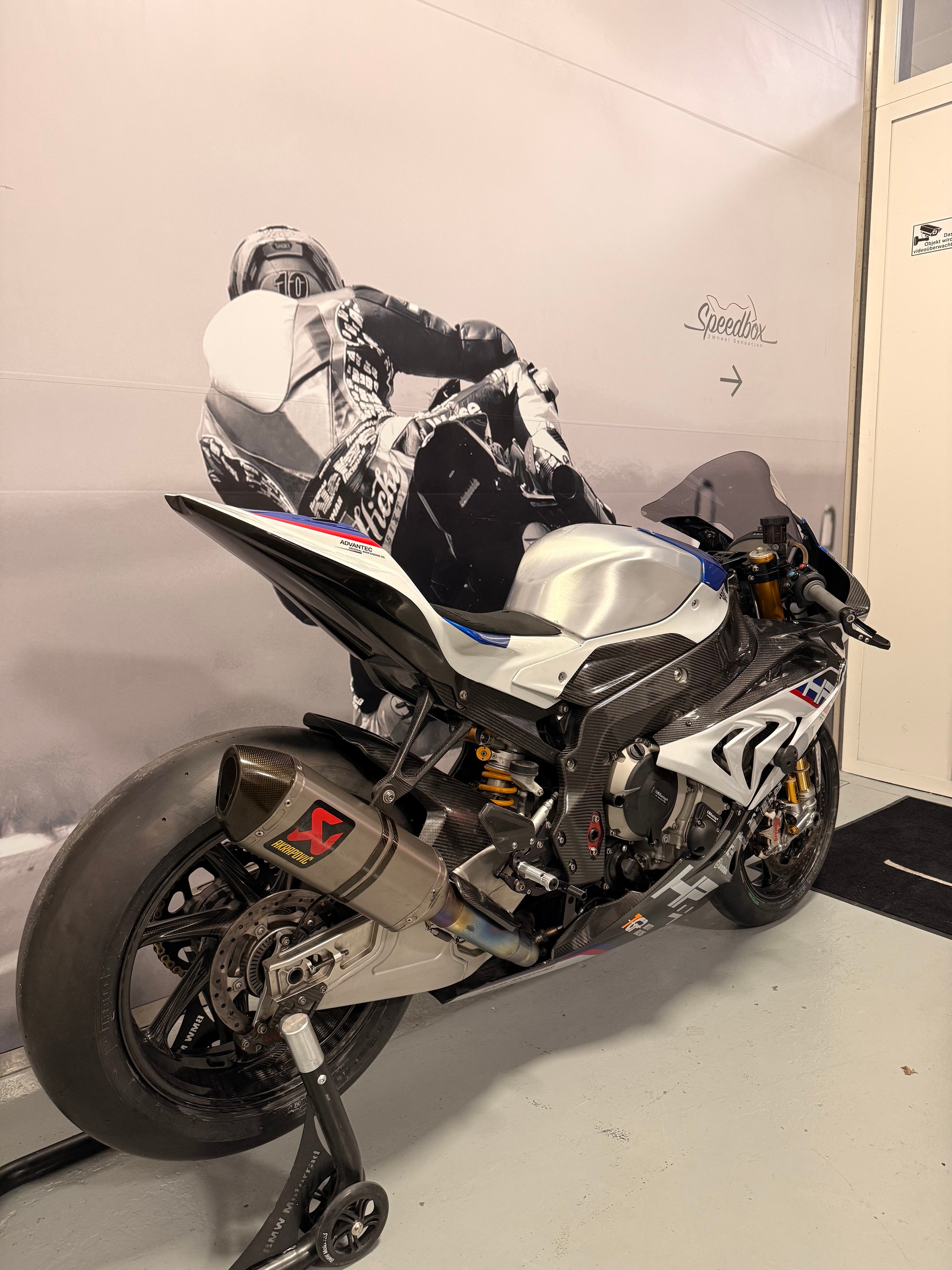 BMW HP4 Race-image-5