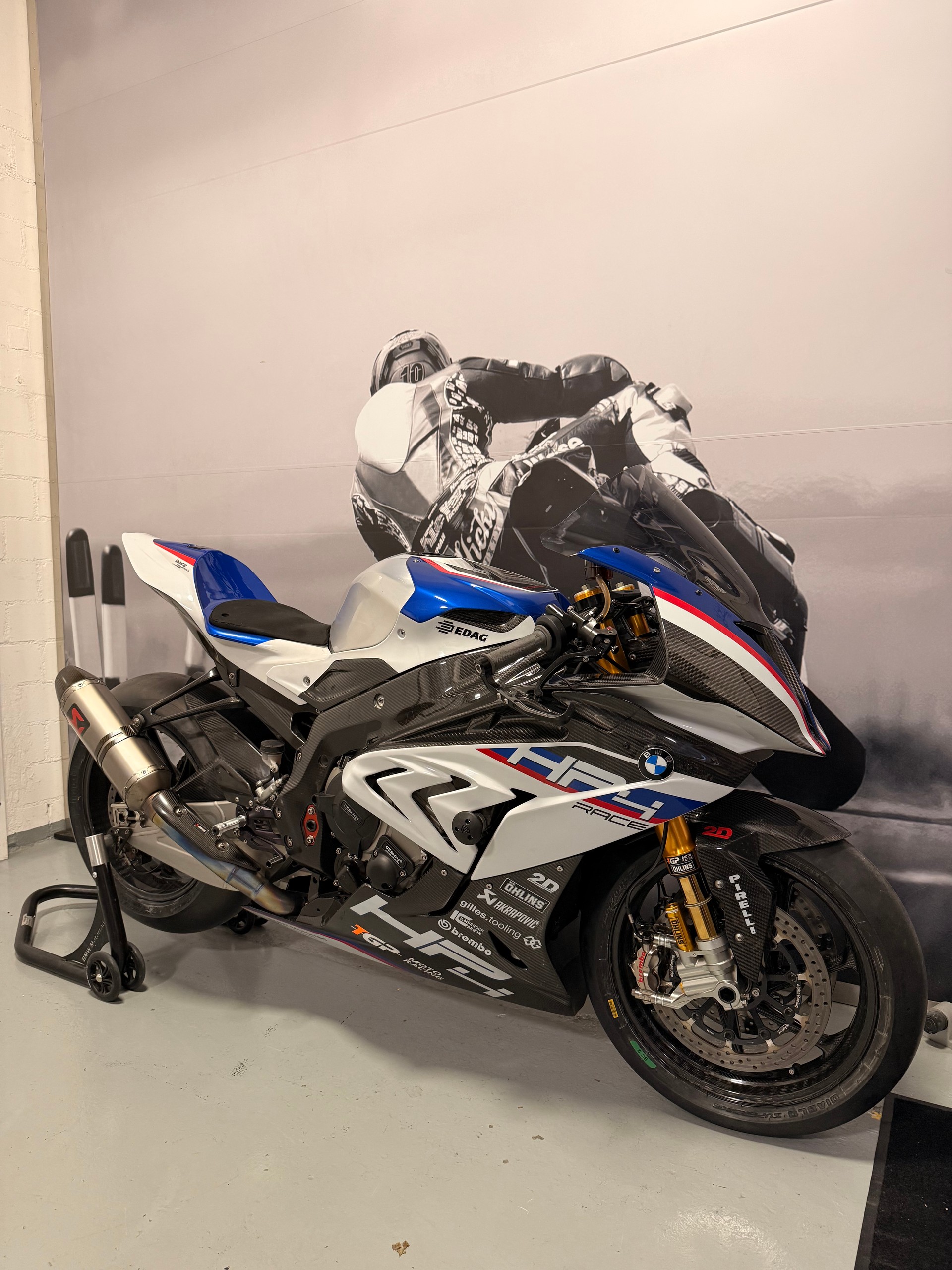BMW HP4 Race-image-4