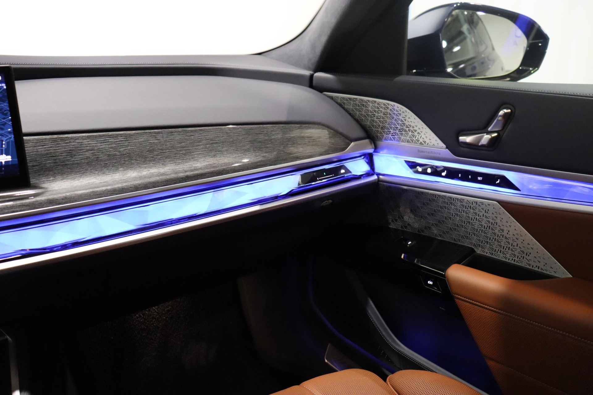 BMW i7 xDrive60-image-15