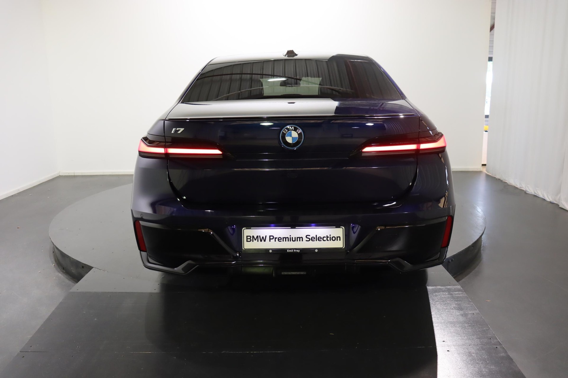 BMW i7 xDrive60-image-7