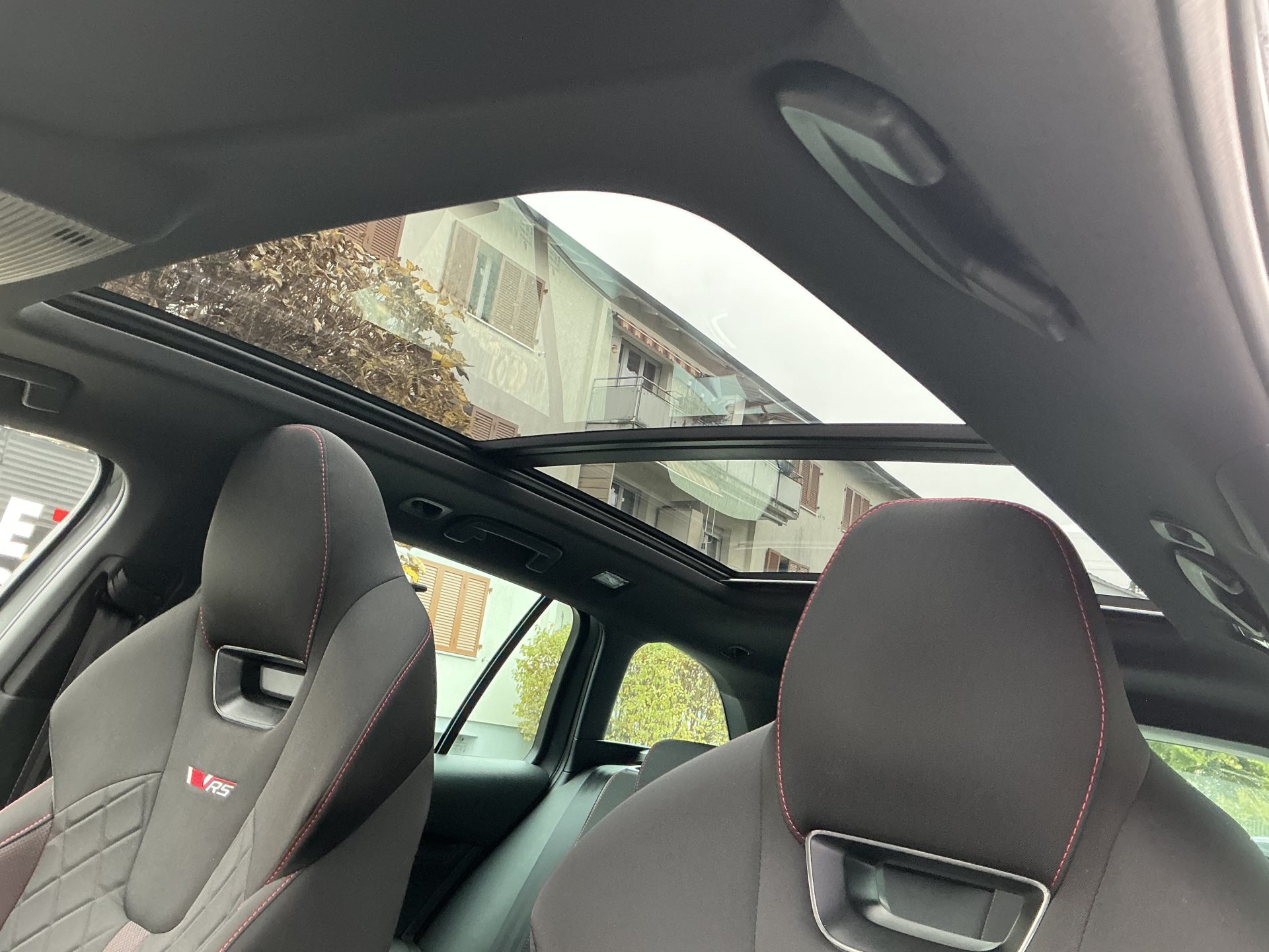 SKODA Octavia Combi 2.0 TSI 265 PS RS *** FACELIFT MODEL MIT ANHÄNGERKUPPLUNG ***-image-8
