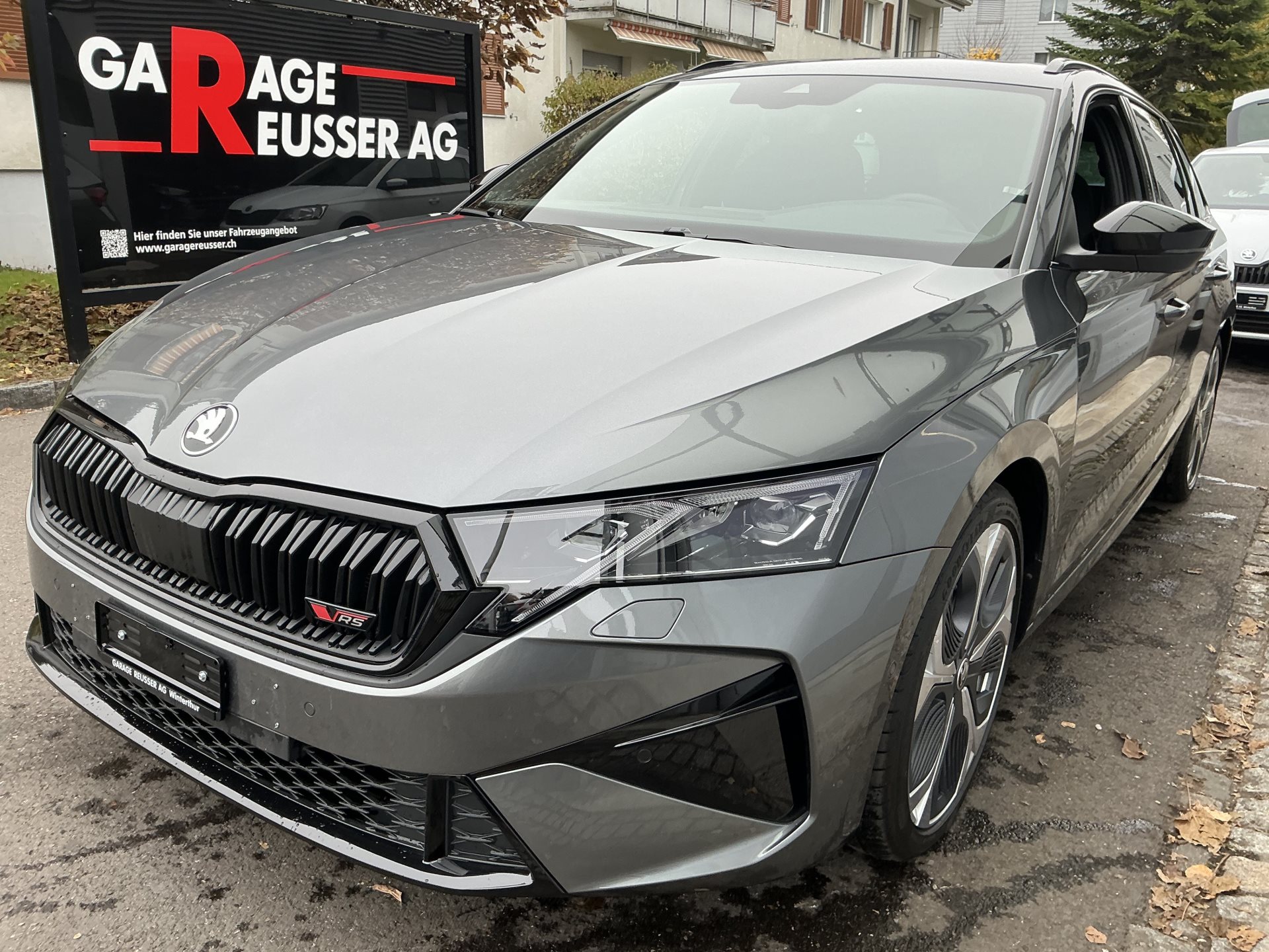 SKODA Octavia Combi 2.0 TSI 265 PS RS *** FACELIFT MODEL MIT ANHÄNGERKUPPLUNG ***