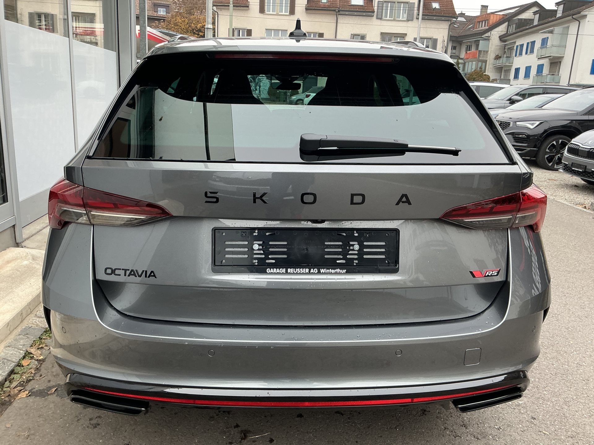SKODA Octavia Combi 2.0 TSI 265 PS RS *** FACELIFT MODEL MIT ANHÄNGERKUPPLUNG ***-image-4