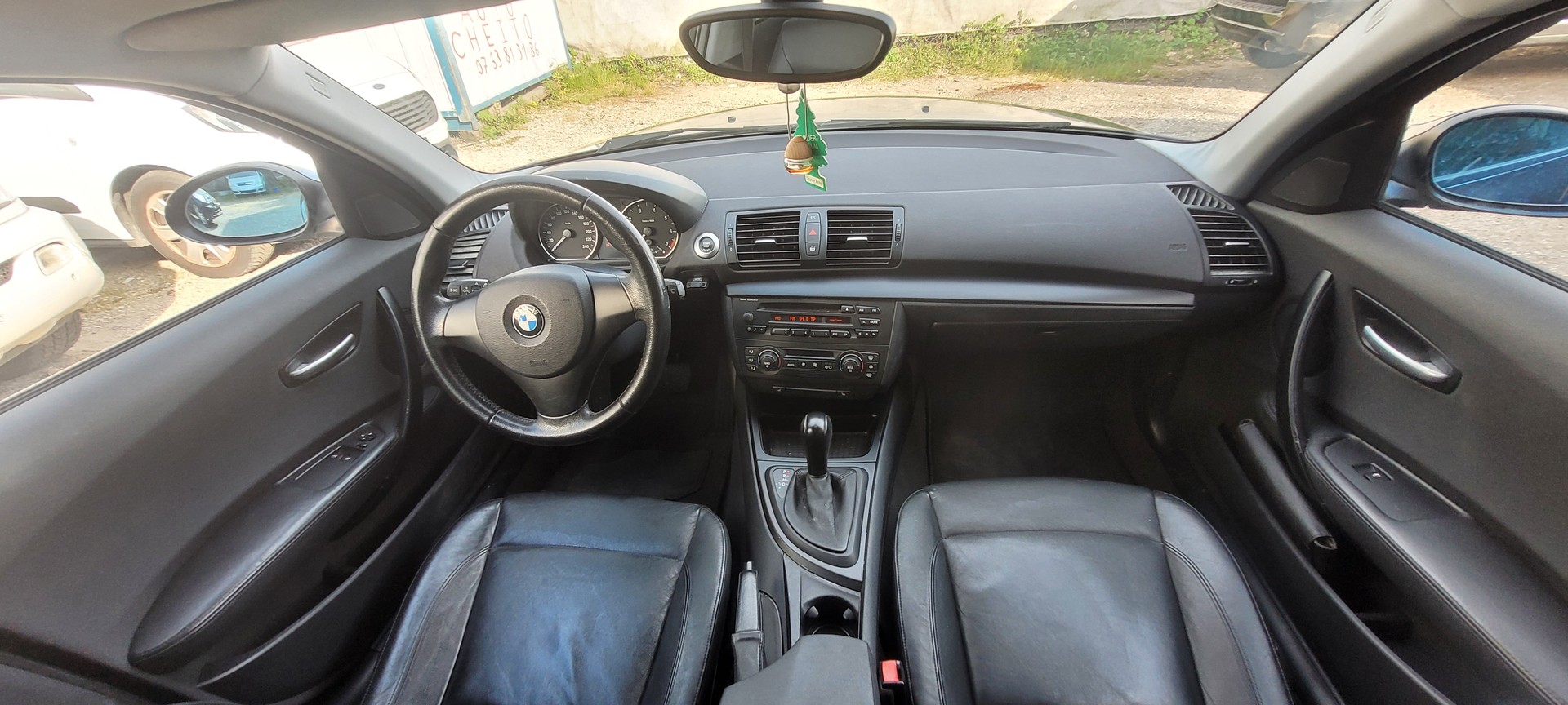 BMW 118i automatique-image-11