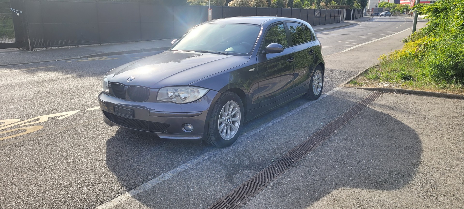 BMW 118i automatique-image-1