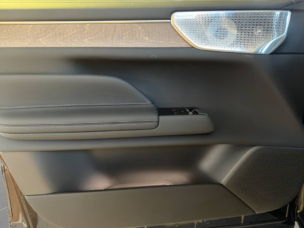VOLVO ES90 Ultra-image-6