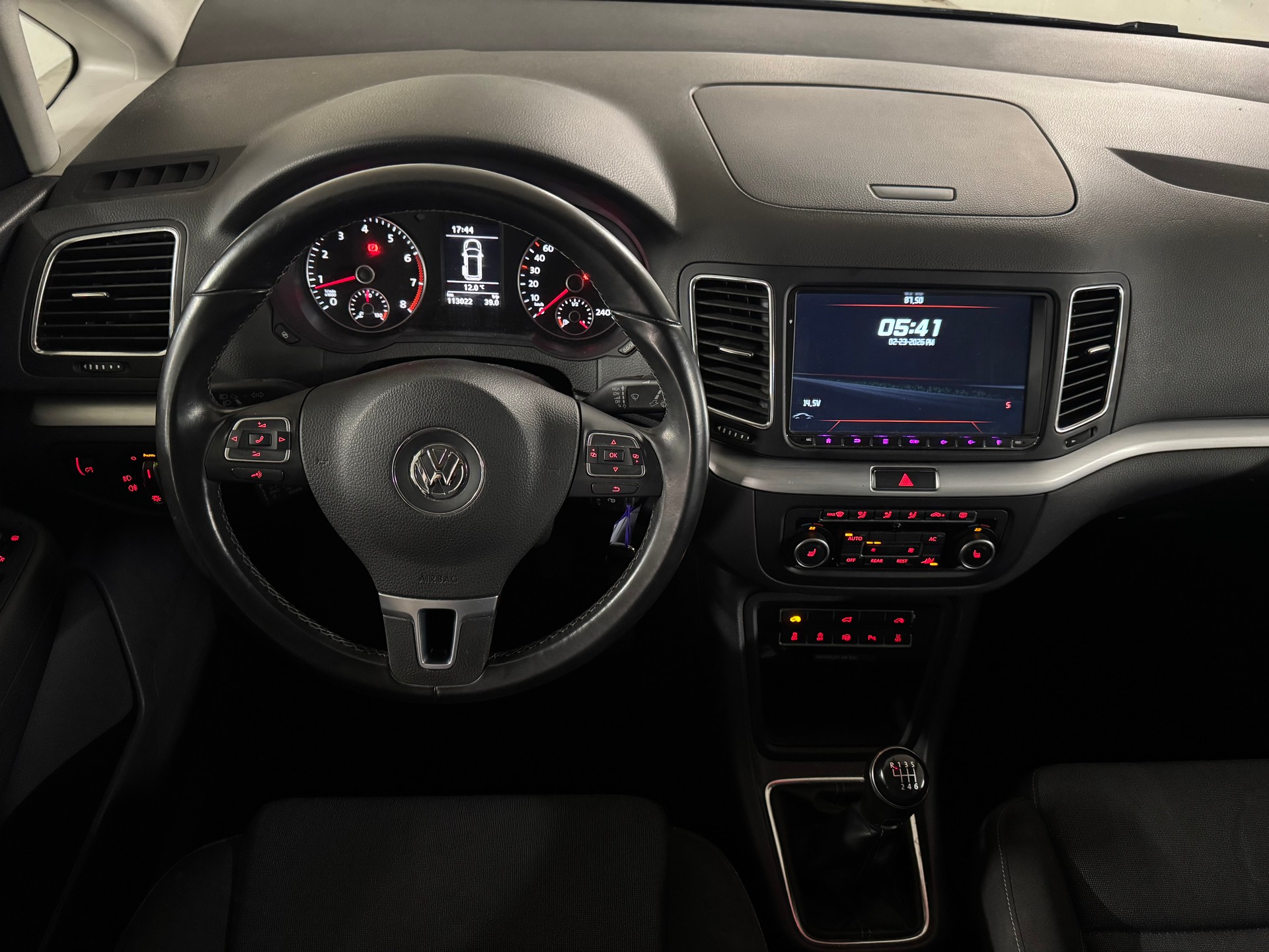 VW Sharan 1.4 TSI BlueMotion Technology Style Highline-image-10