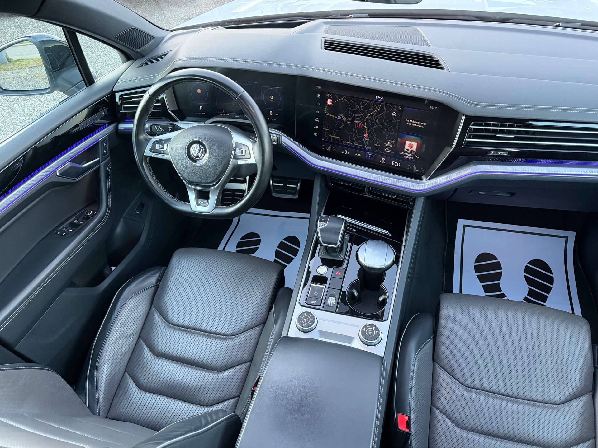VW Touareg 3.0 TDI R Line Tiptronic-image-12