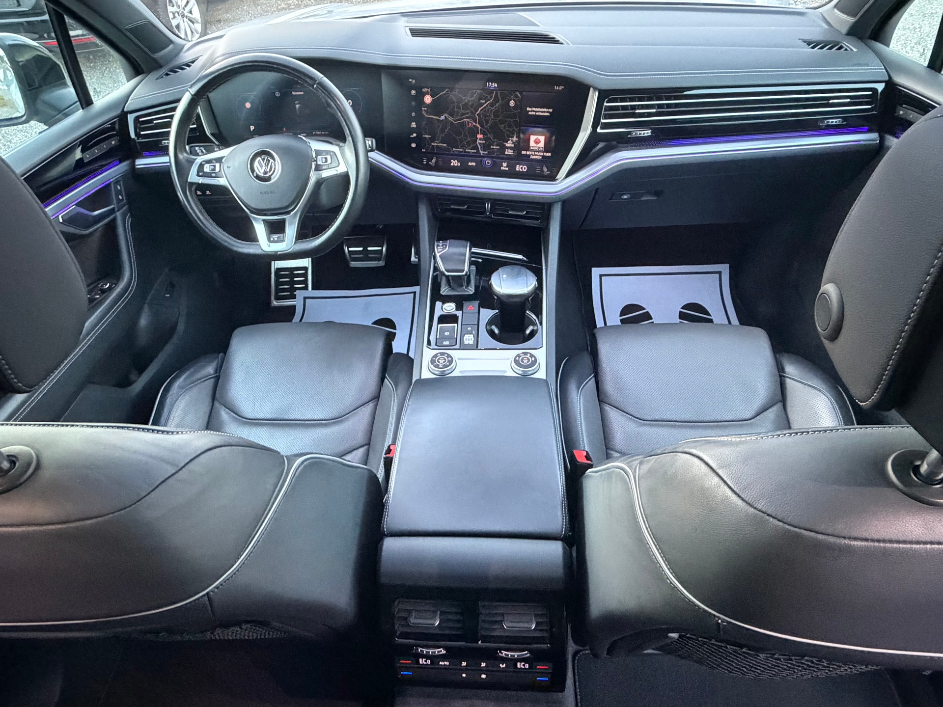 VW Touareg 3.0 TDI R Line Tiptronic-image-10