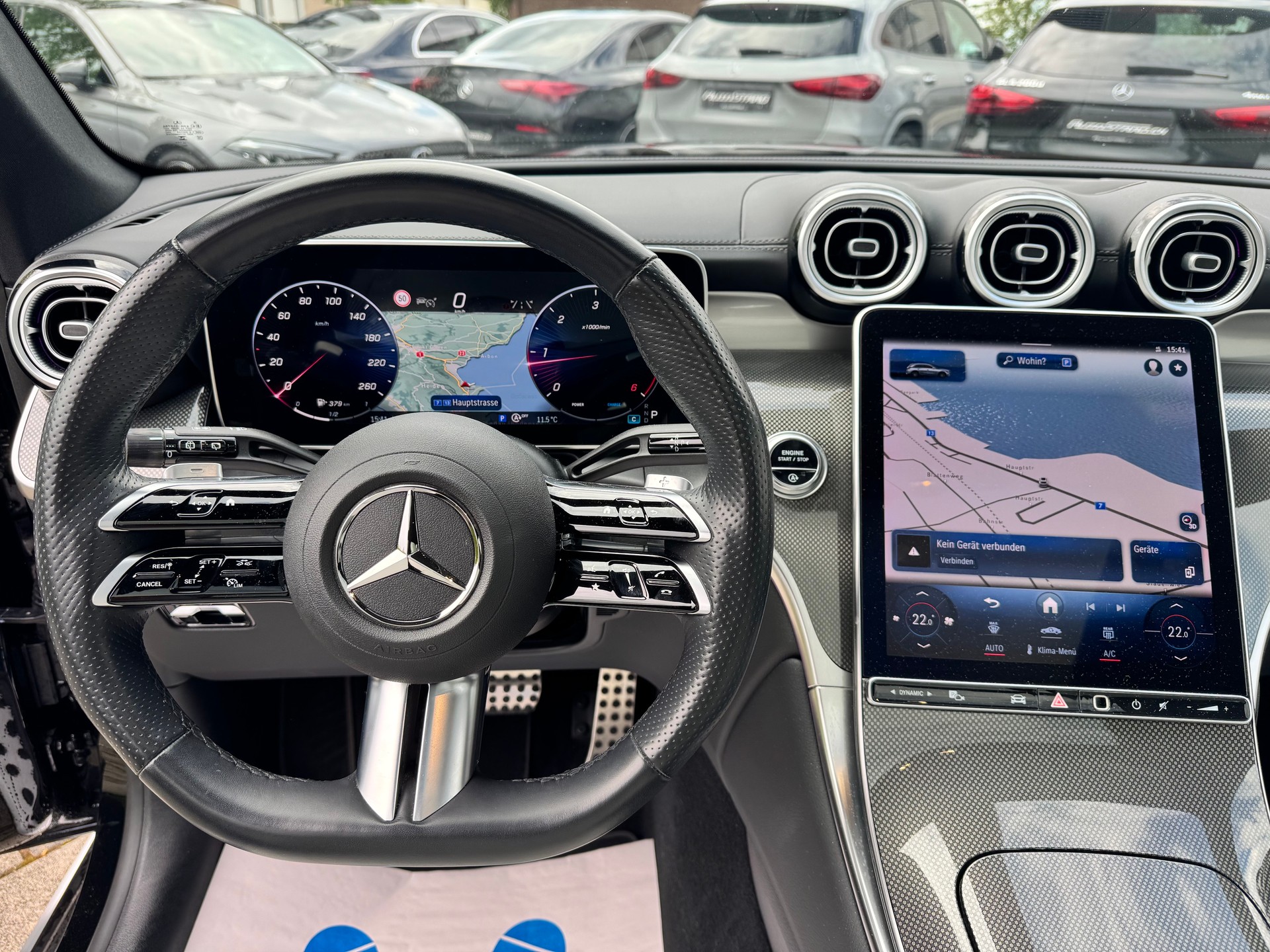 MERCEDES-BENZ GLC 220 d AMG Line 4Matic 9G-Tronic-image-10