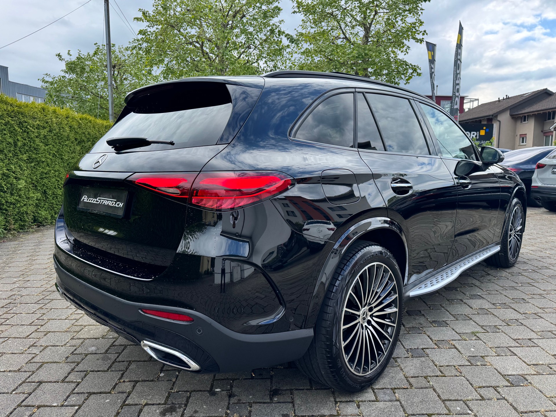 MERCEDES-BENZ GLC 220 d AMG Line 4Matic 9G-Tronic-image-4