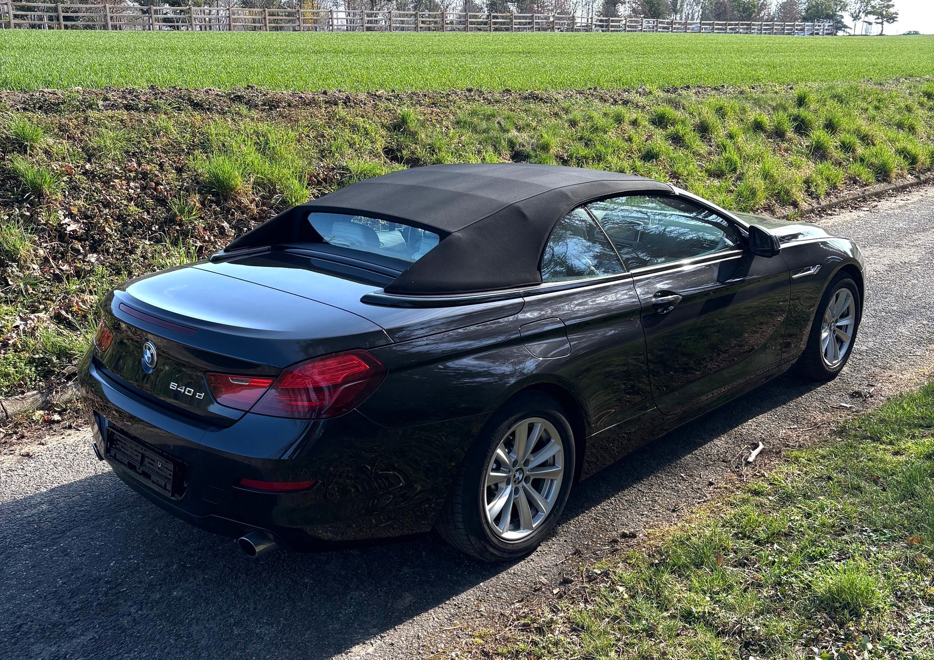 BMW 640d Cabrio-image-3