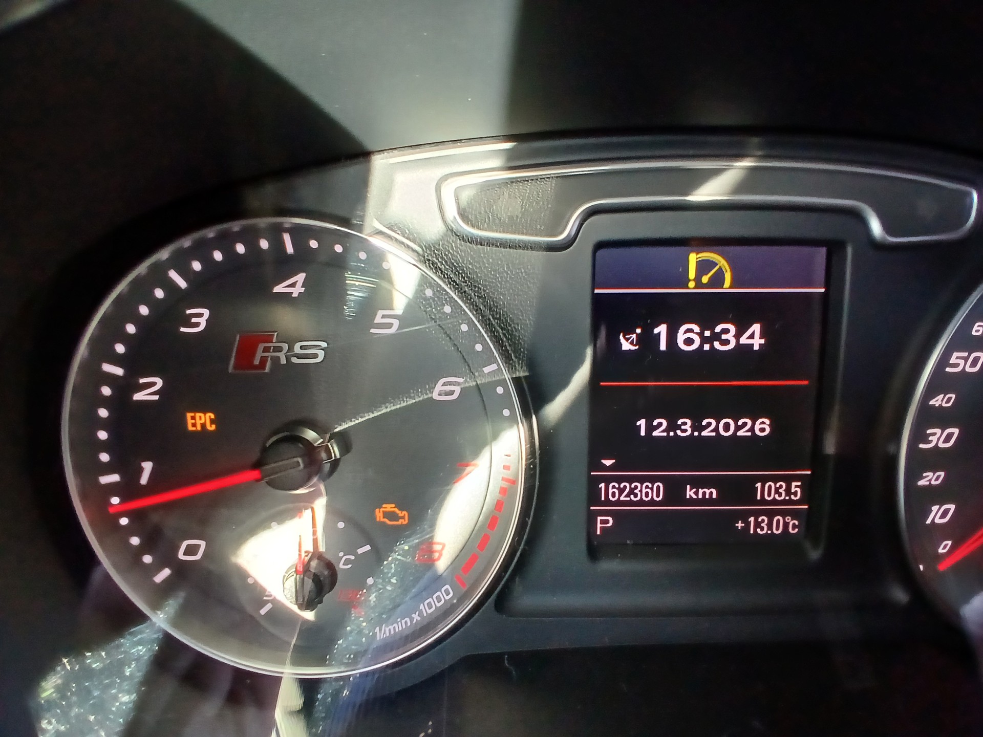 AUDI RS Q3 2.5 TFSI quattro S-tronic-image-9