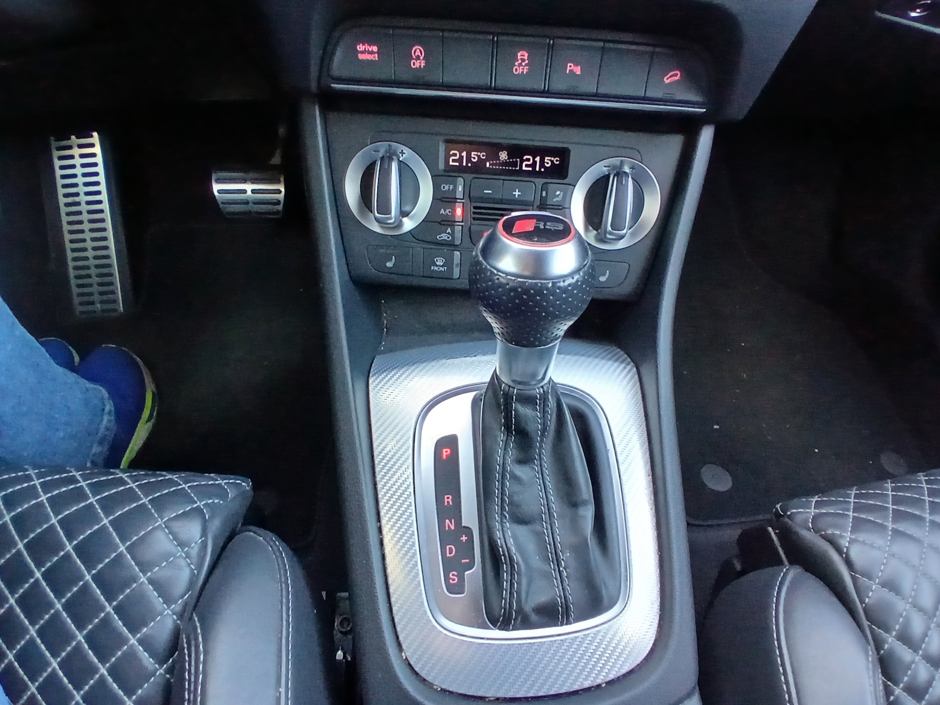AUDI RS Q3 2.5 TFSI quattro S-tronic-image-12
