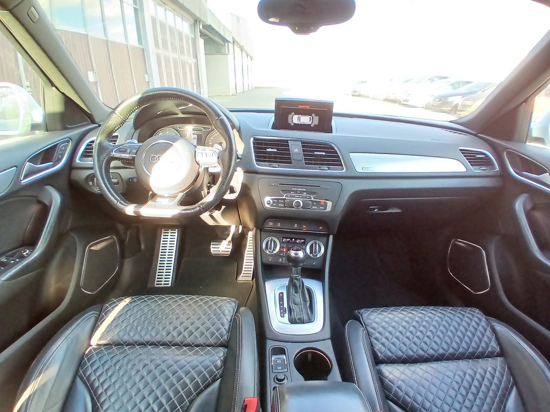AUDI RS Q3 2.5 TFSI quattro S-tronic-image-8