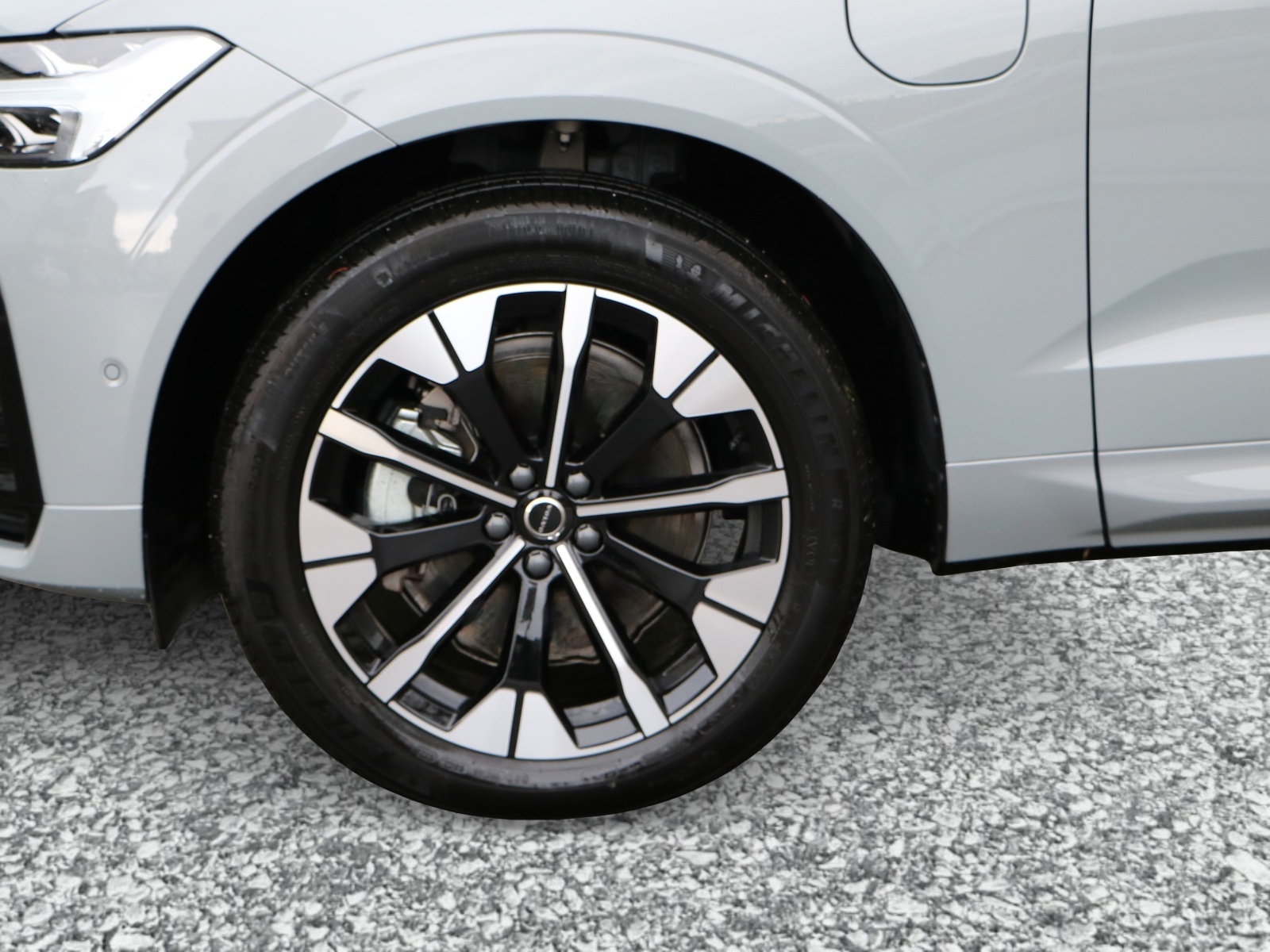 VOLVO XC60 T6 eAWD PluginHybrid Plus Dark Geartronic-image-6
