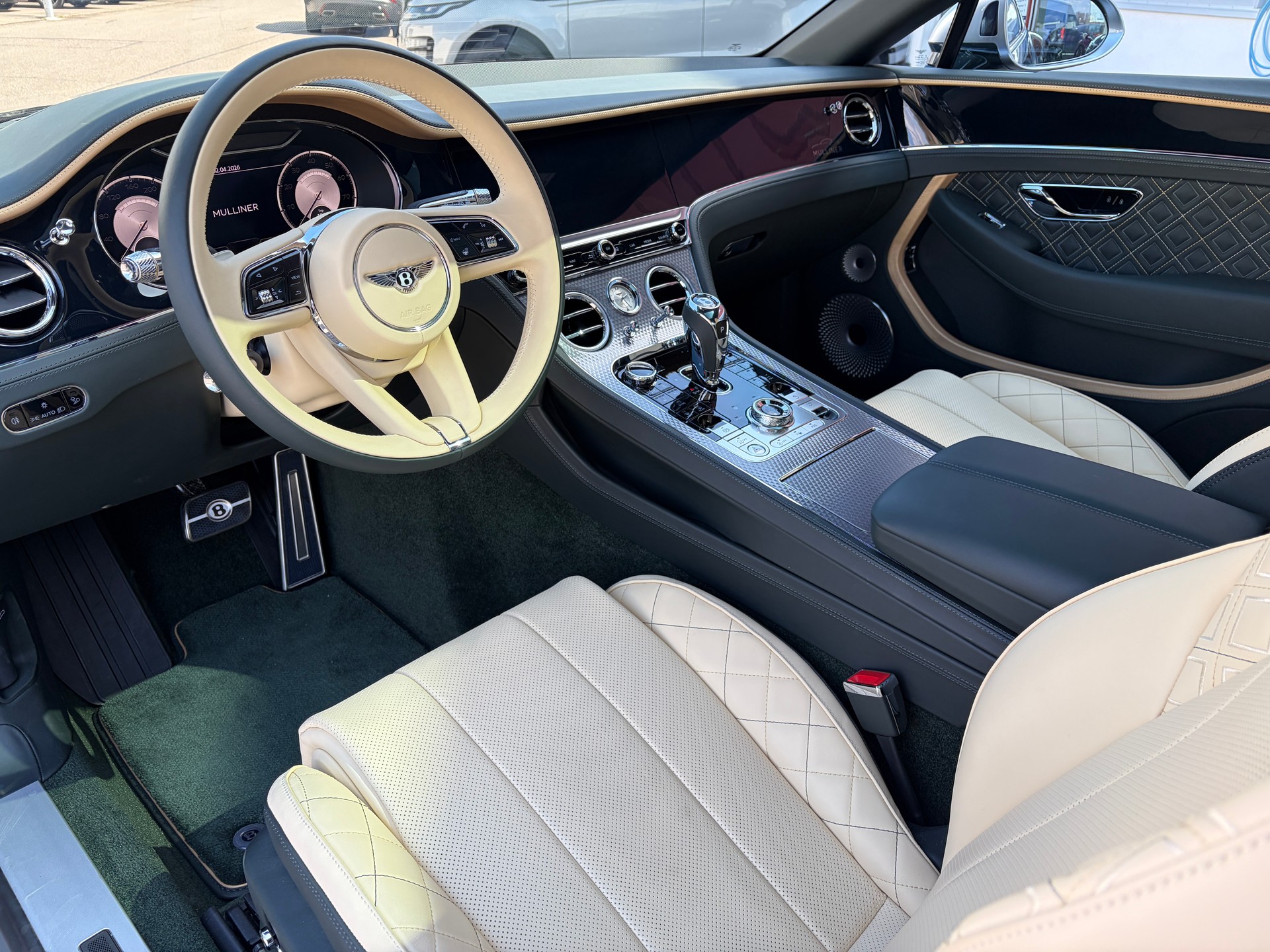 BENTLEY Continental GT 4.0 V8 Mulliner-image-8
