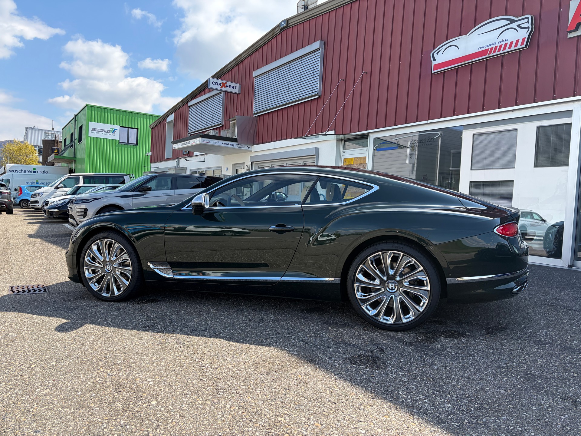 BENTLEY Continental GT 4.0 V8 Mulliner-showroom-element-3