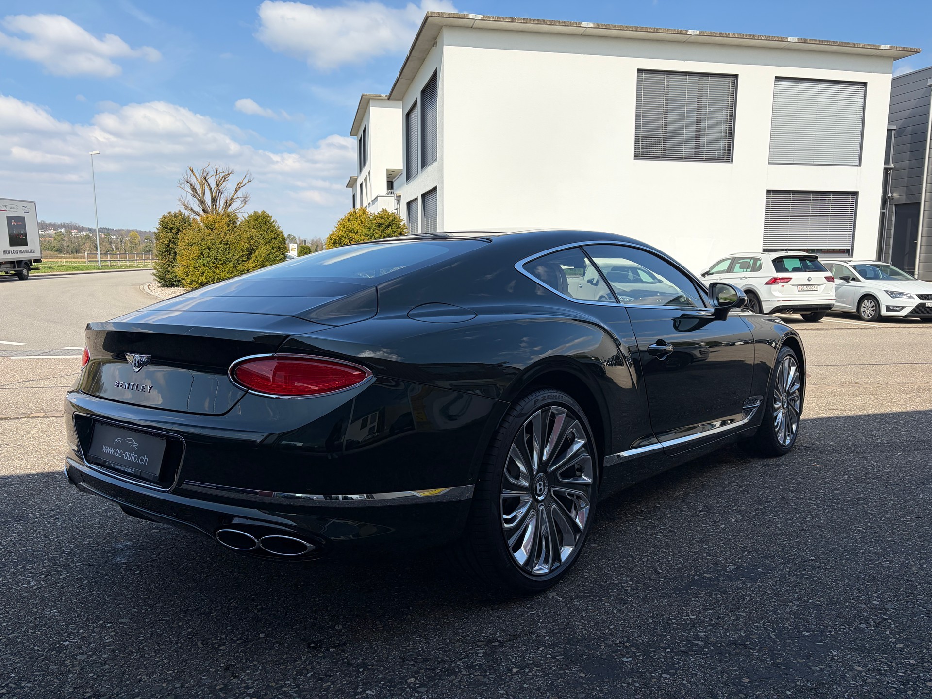 BENTLEY Continental GT 4.0 V8 Mulliner-image-4