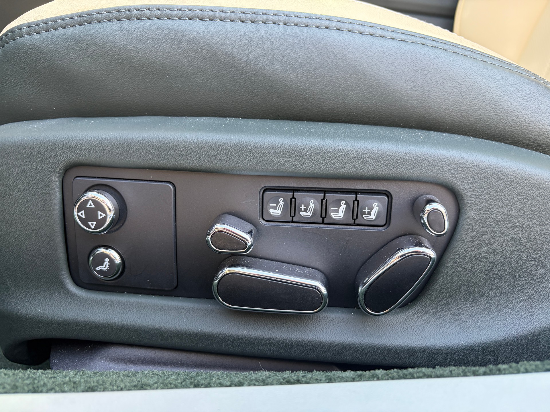 BENTLEY Continental GT 4.0 V8 Mulliner-image-18