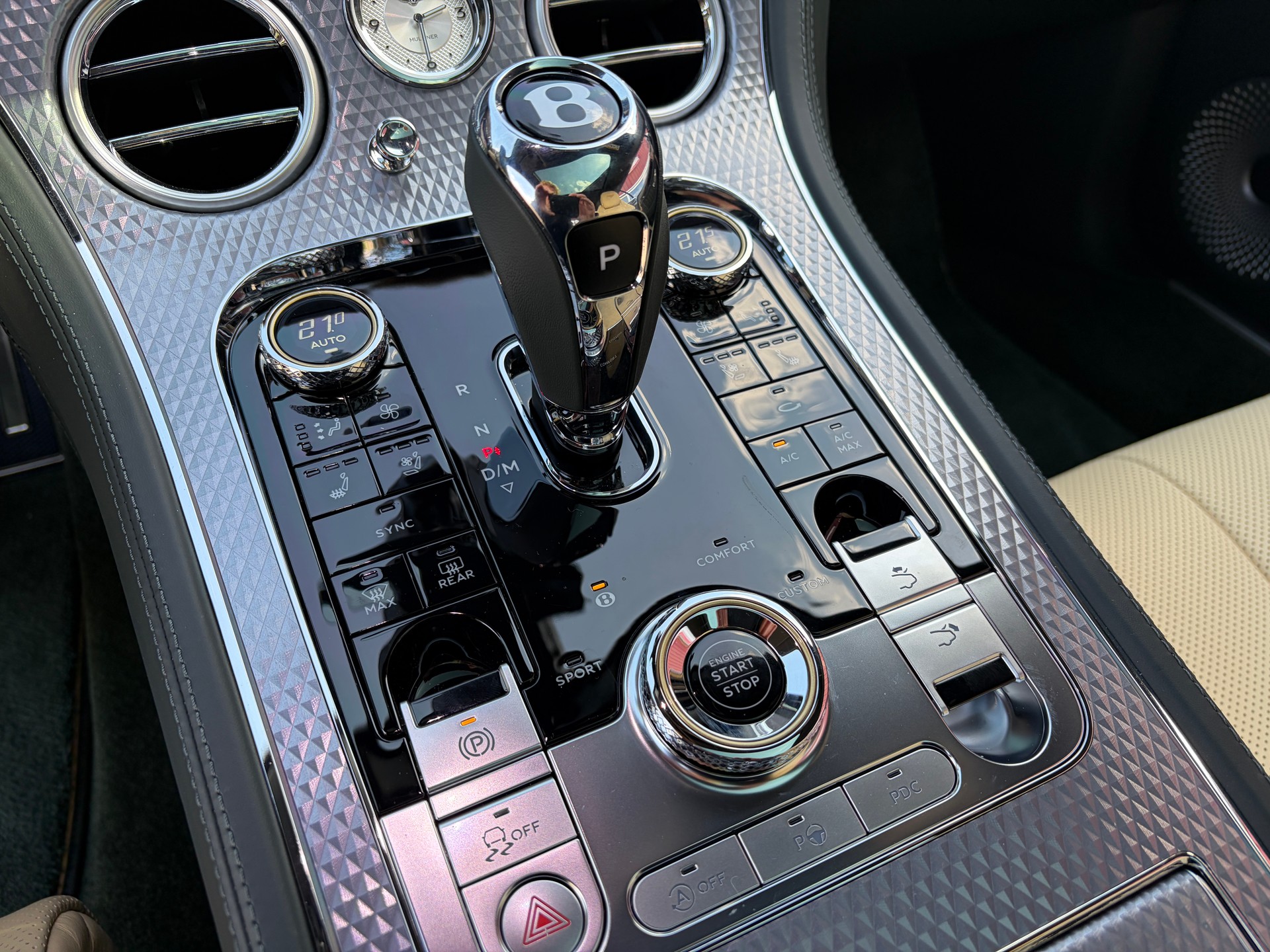 BENTLEY Continental GT 4.0 V8 Mulliner-image-11