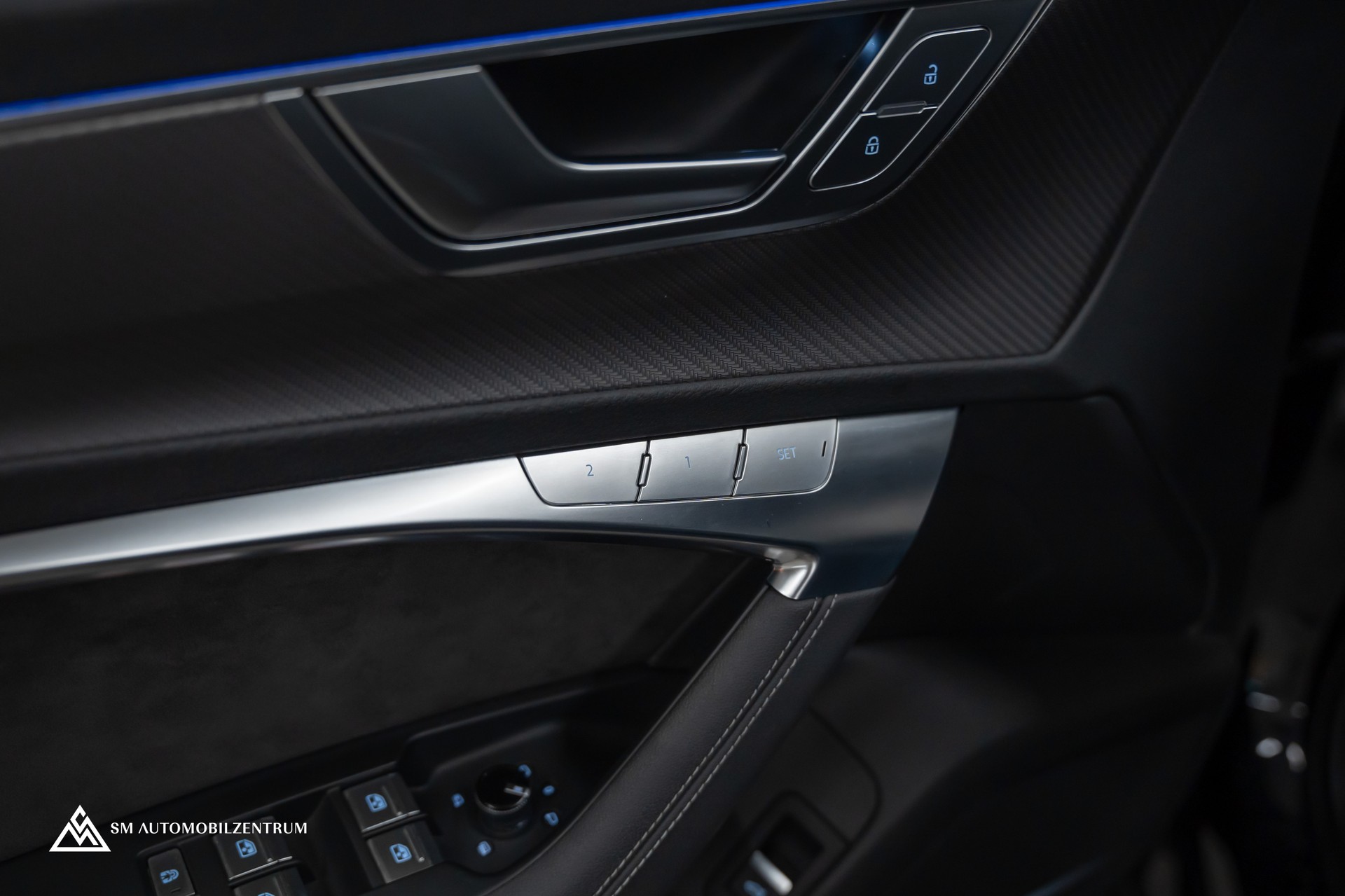 AUDI RS6 Avant 4.0 V8 TFSI quattro T-Tronic / ABT / Panorama / Head-Up / 360°-image-23