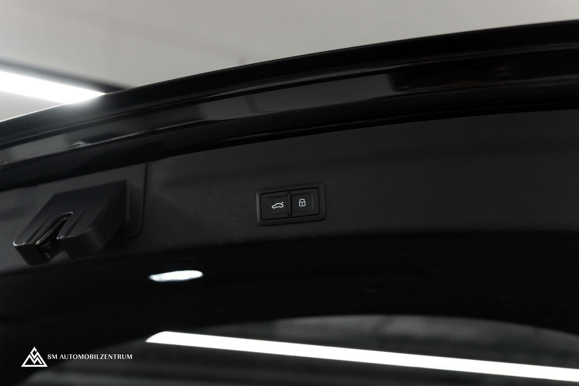AUDI RS6 Avant 4.0 V8 TFSI quattro T-Tronic / ABT / Panorama / Head-Up / 360°-image-12