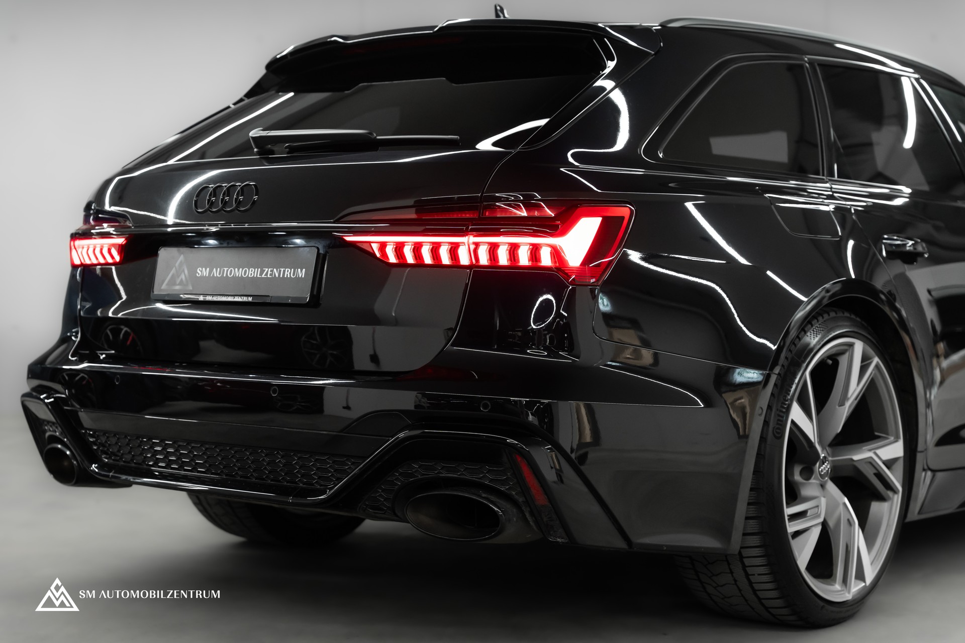 AUDI RS6 Avant 4.0 V8 TFSI quattro T-Tronic / ABT / Panorama / Head-Up / 360°-image-8