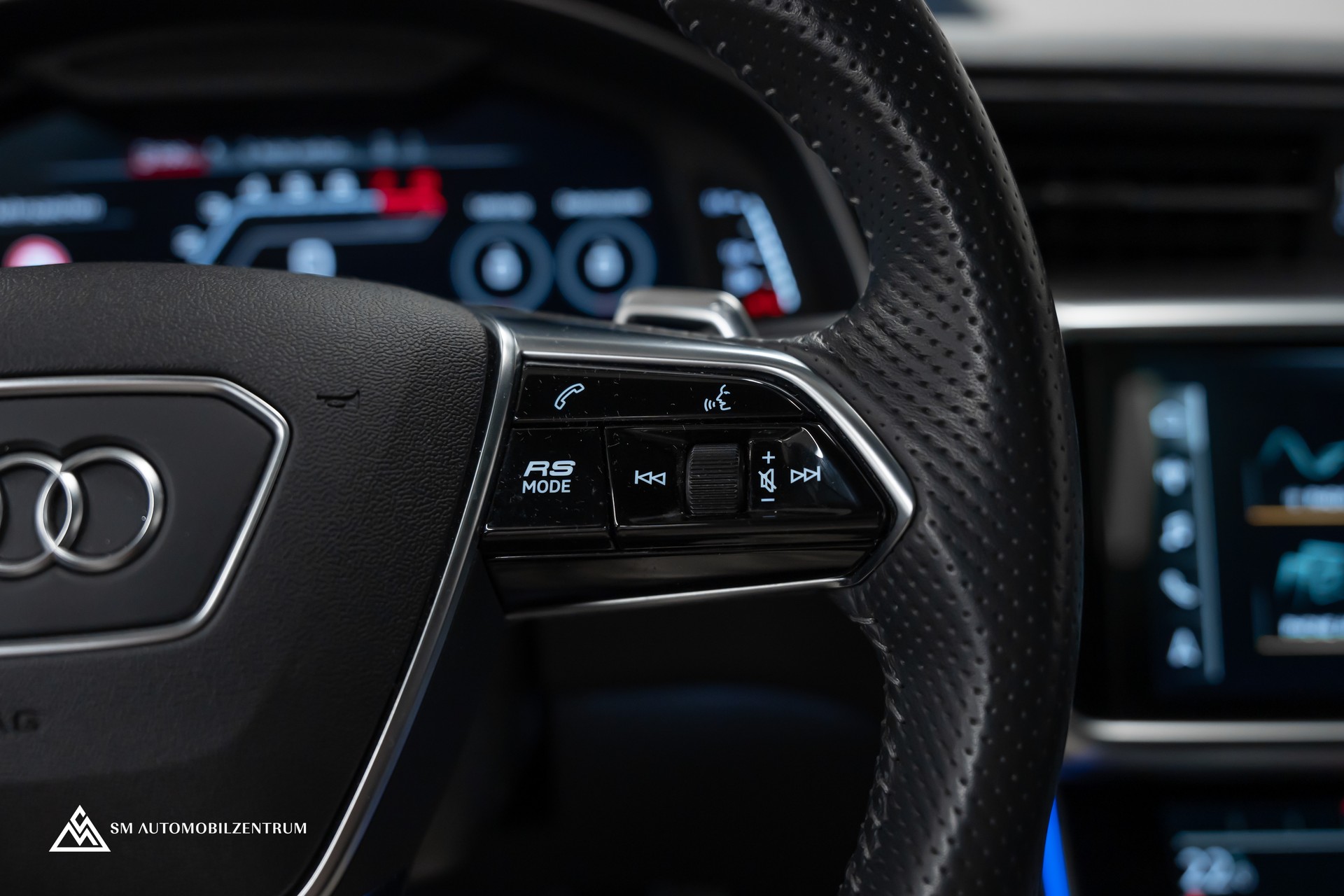 AUDI RS6 Avant 4.0 V8 TFSI quattro T-Tronic / ABT / Panorama / Head-Up / 360°-image-28
