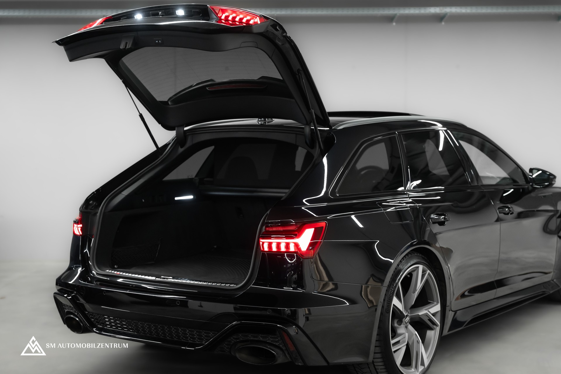AUDI RS6 Avant 4.0 V8 TFSI quattro T-Tronic / ABT / Panorama / Head-Up / 360°-image-11