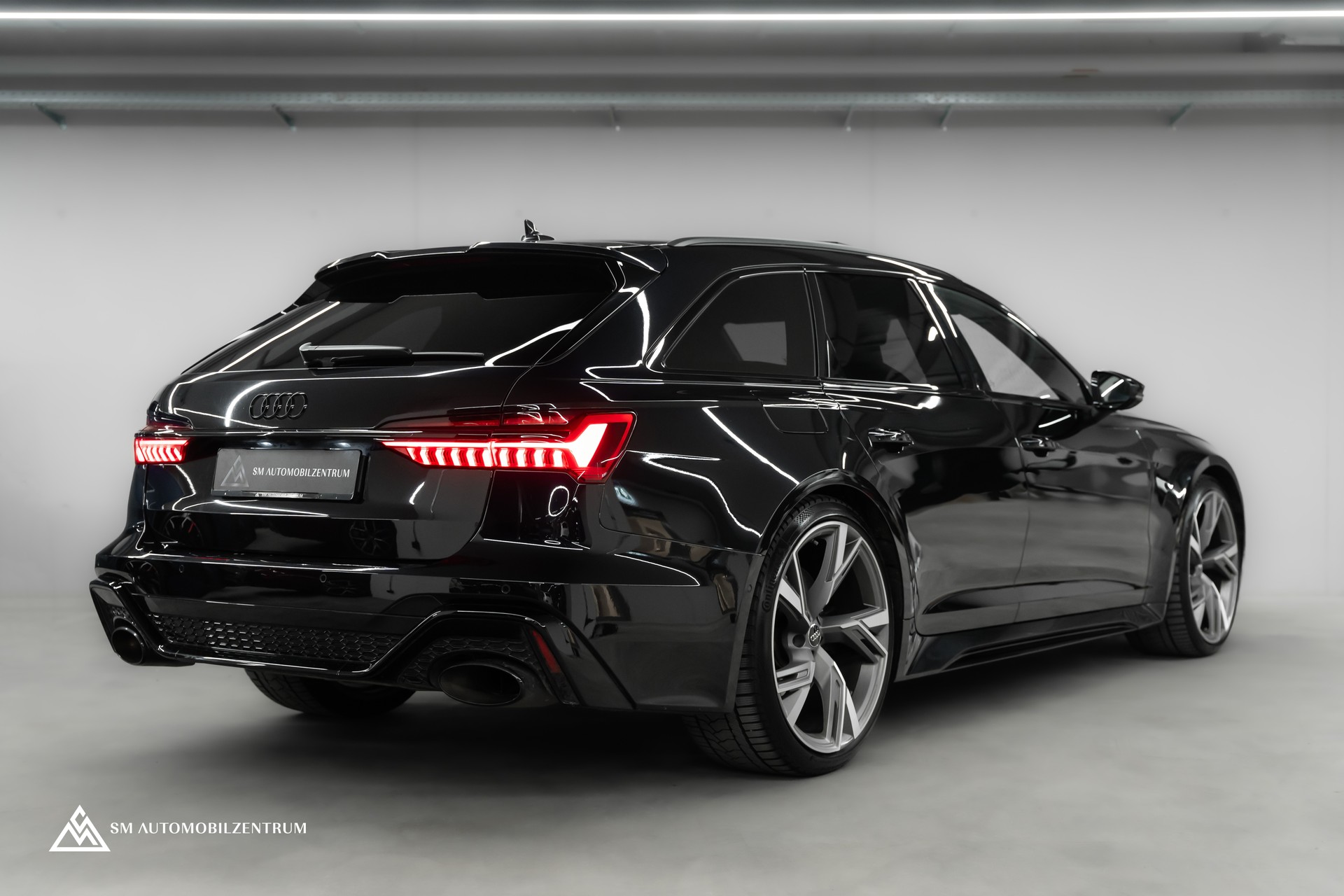 AUDI RS6 Avant 4.0 V8 TFSI quattro T-Tronic / ABT / Panorama / Head-Up / 360°-image-7