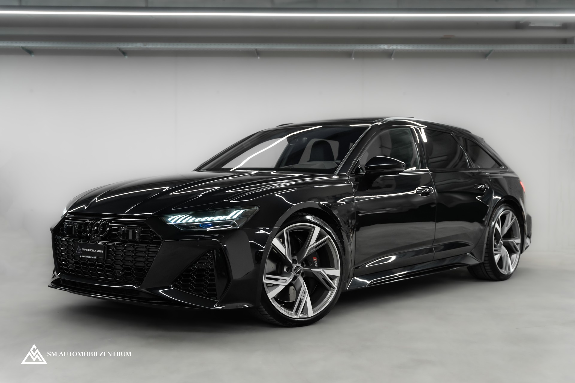 AUDI RS6 Avant 4.0 V8 TFSI quattro T-Tronic / ABT / Panorama / Head-Up / 360°
