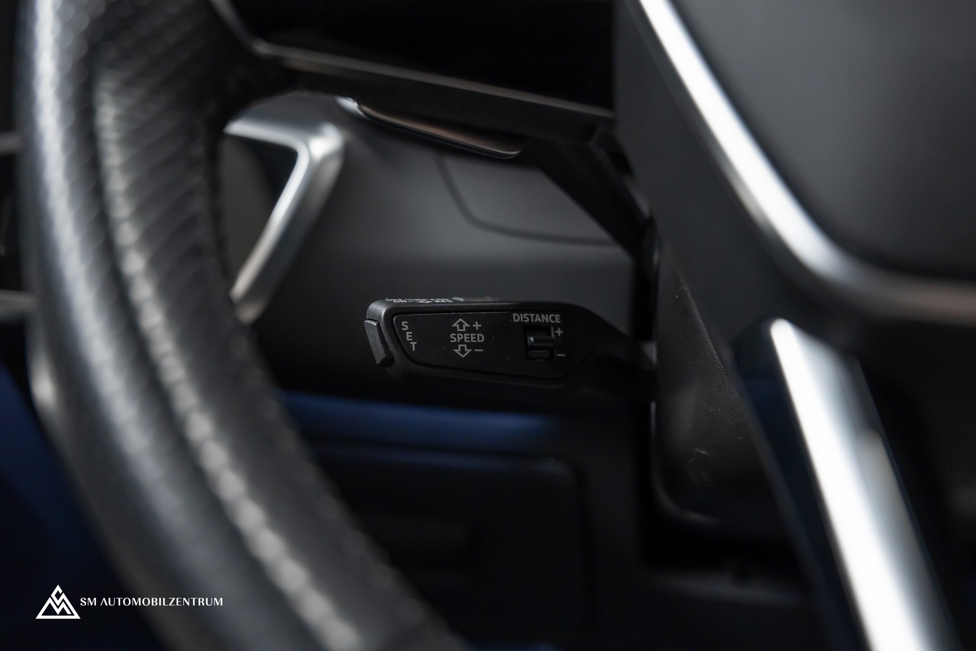 AUDI RS6 Avant 4.0 V8 TFSI quattro T-Tronic / ABT / Panorama / Head-Up / 360°-image-26