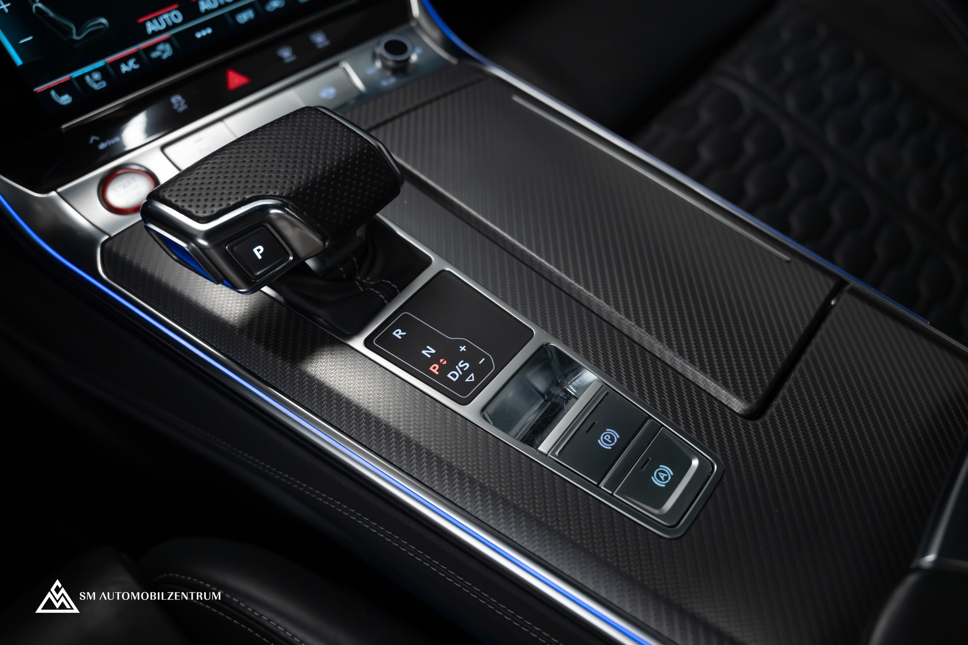 AUDI RS6 Avant 4.0 V8 TFSI quattro T-Tronic / ABT / Panorama / Head-Up / 360°-image-32