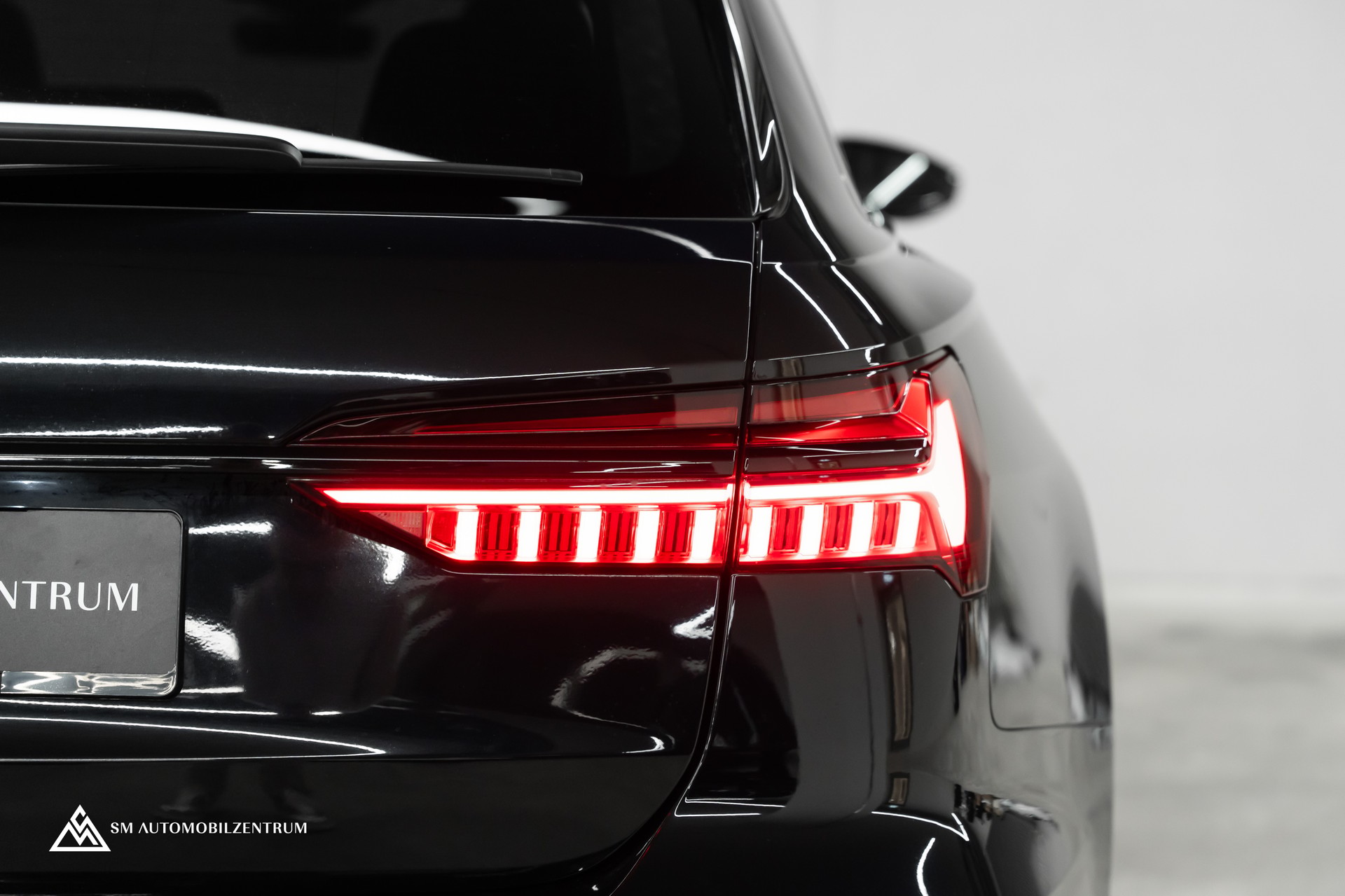 AUDI RS6 Avant 4.0 V8 TFSI quattro T-Tronic / ABT / Panorama / Head-Up / 360°-image-10