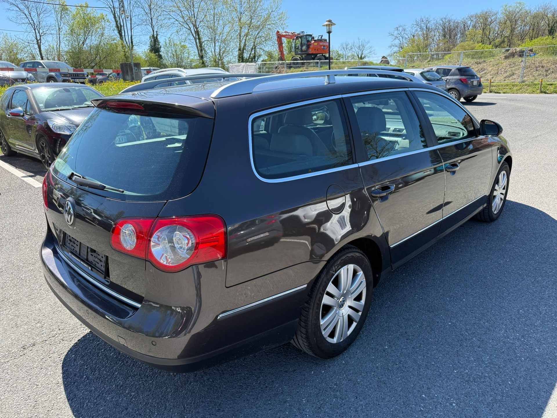 VW Passat Variant 2.0 TDI Trendline 4Motion-image-5