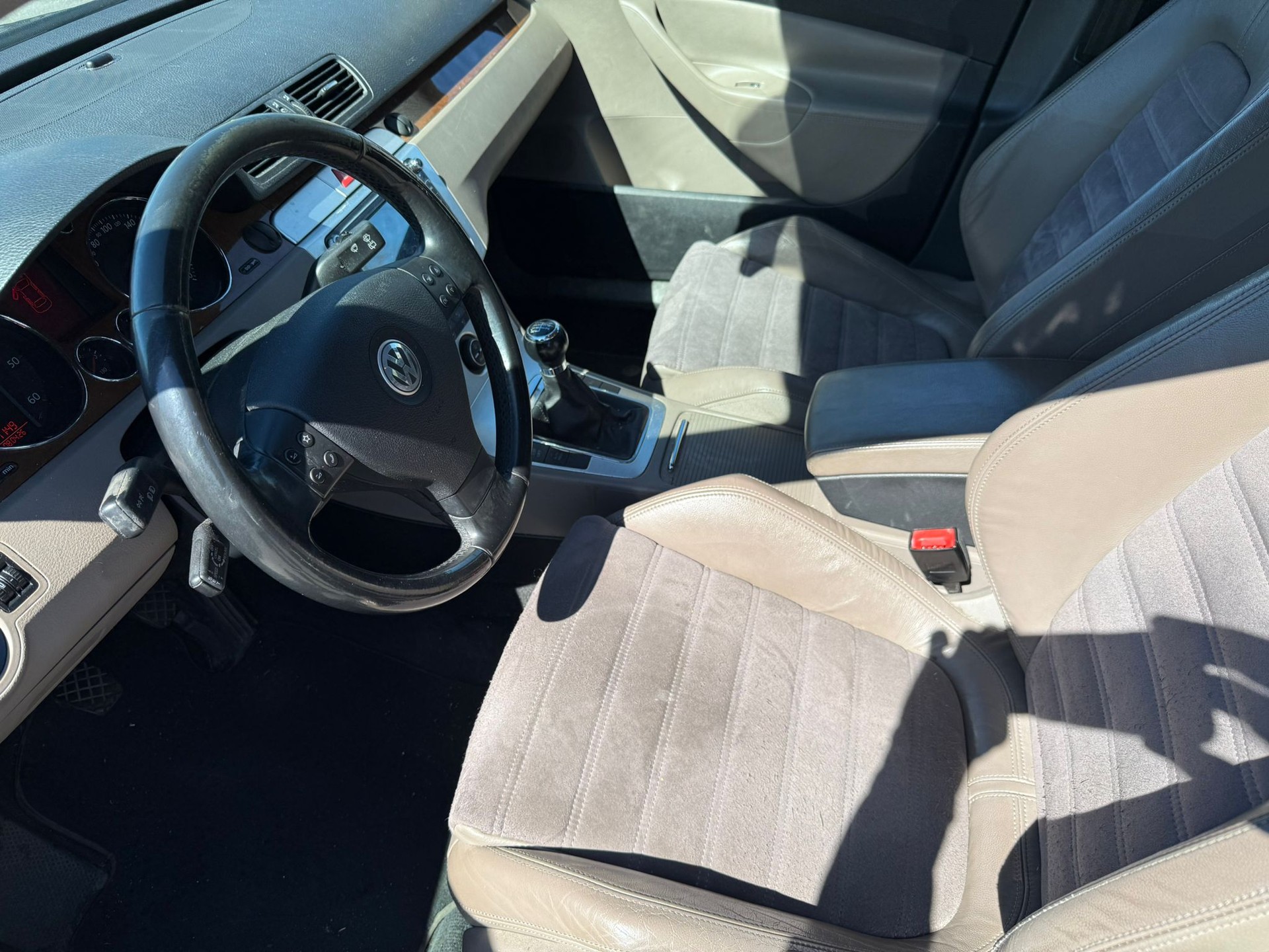 VW Passat Variant 2.0 TDI Trendline 4Motion-image-7