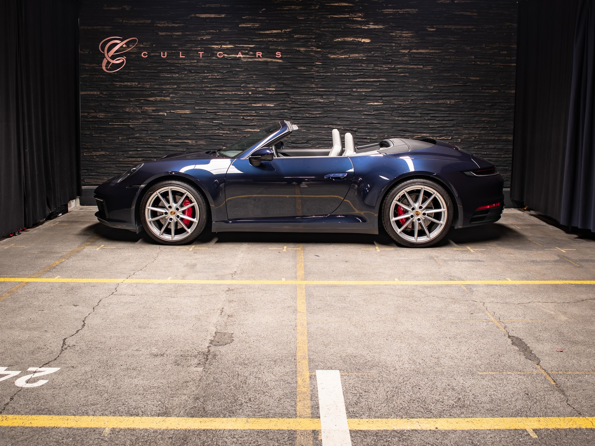 PORSCHE 911 Carrera 4S Cabriolet PDK-showroom-element-2