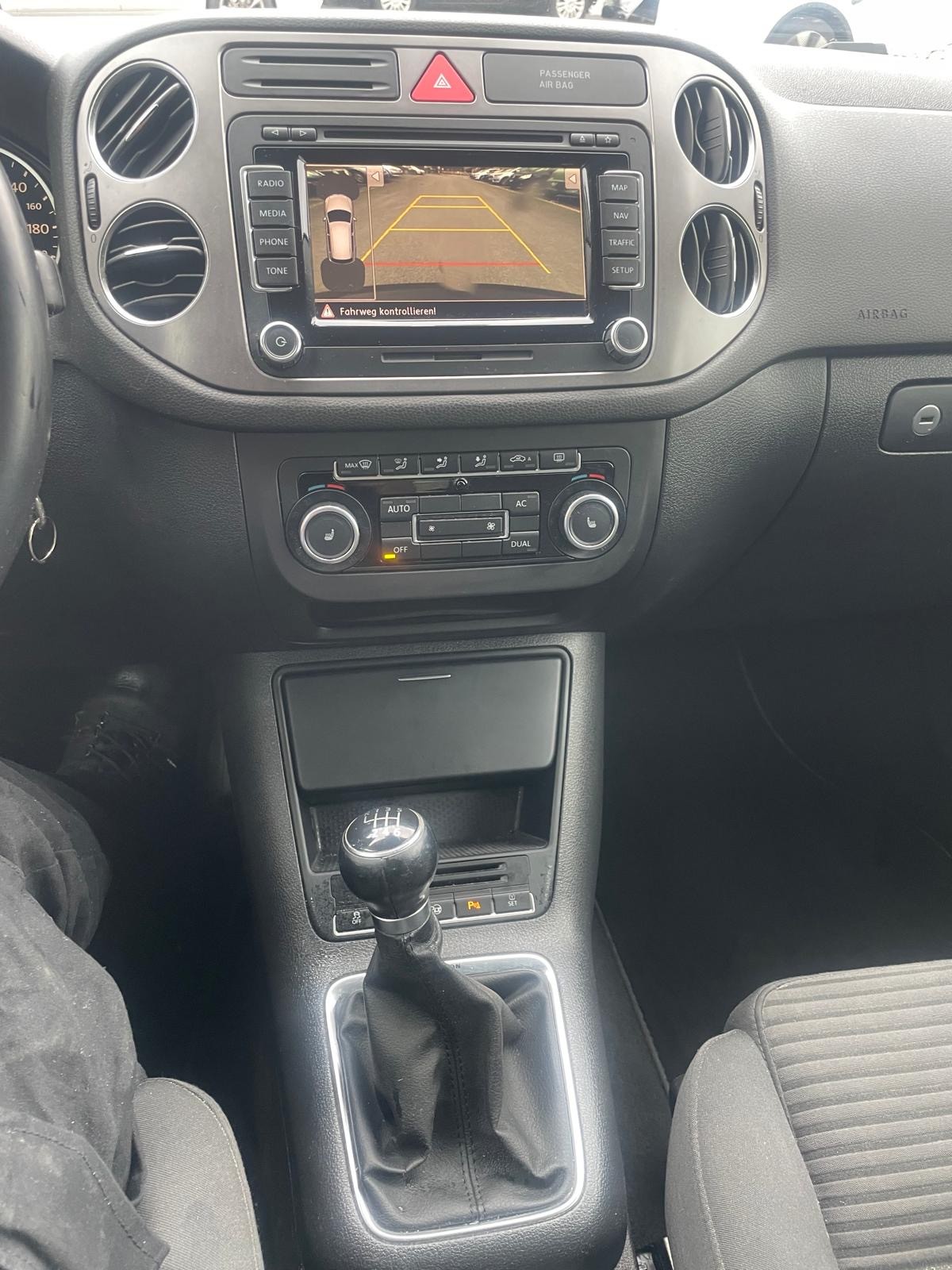 VW Tiguan 1.4 TSI Sport&Style-image-11
