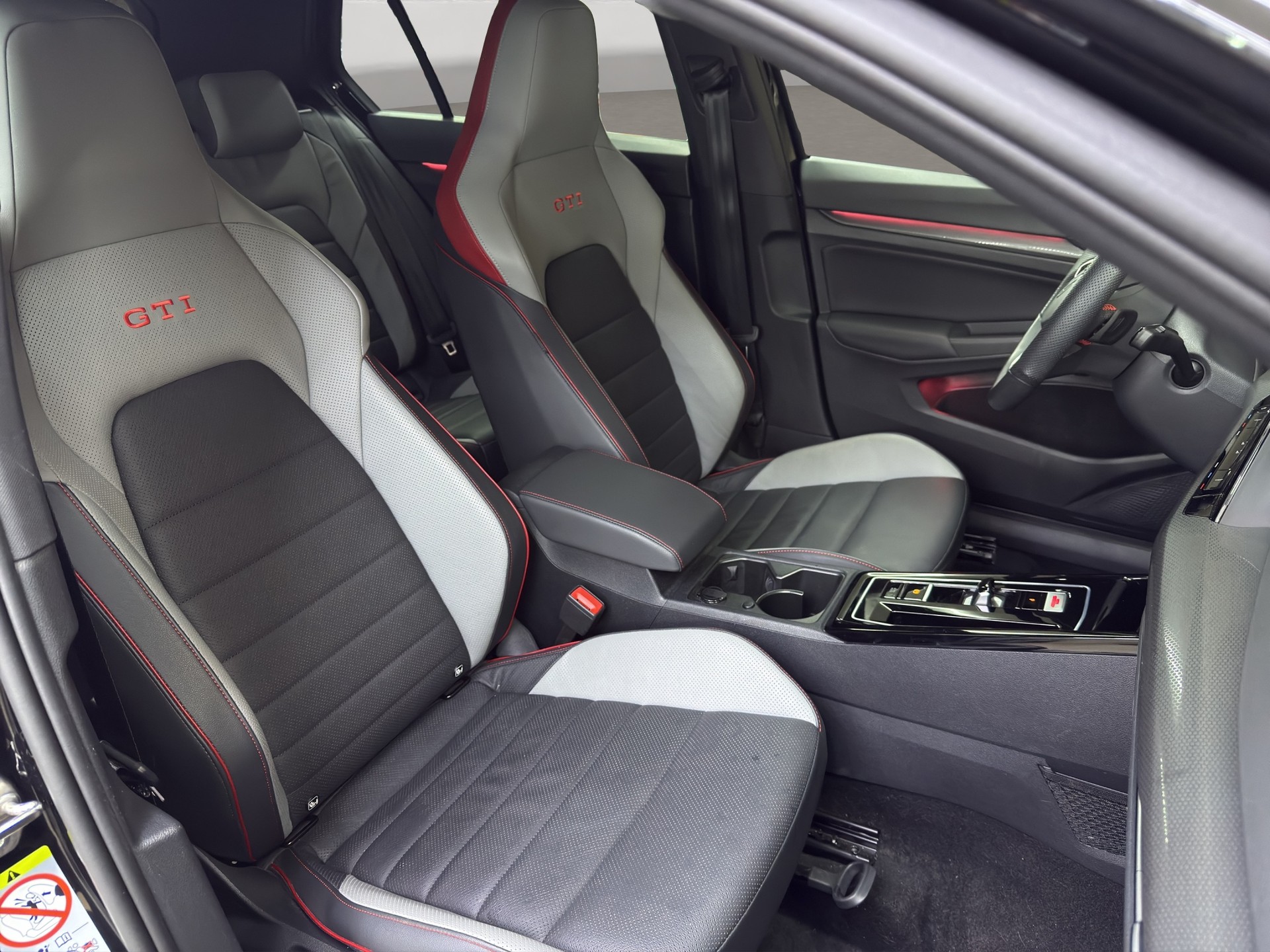 VW Golf 2.0 TSI GTI Clubsport DSG-image-13