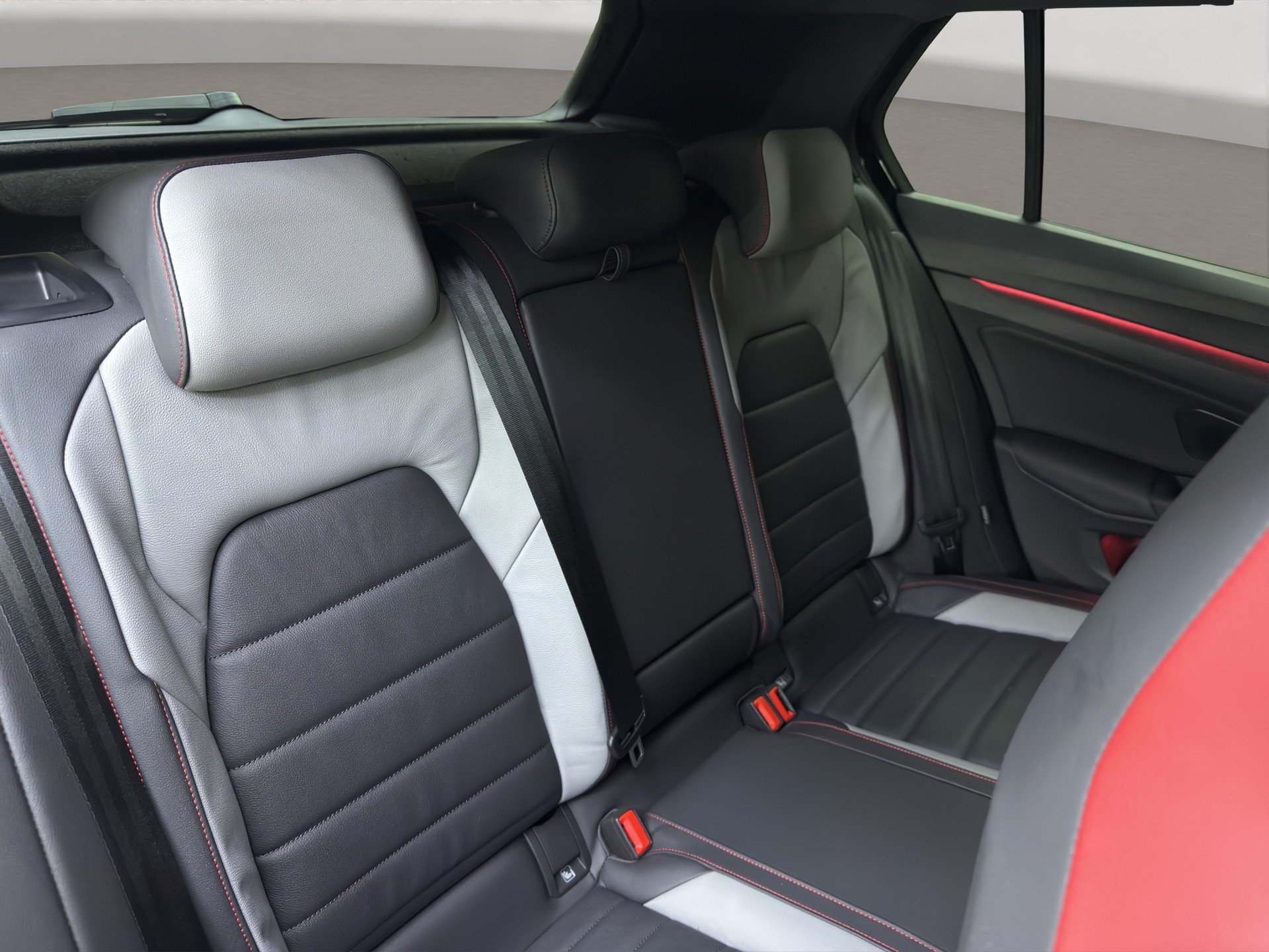 VW Golf 2.0 TSI GTI Clubsport DSG-image-14