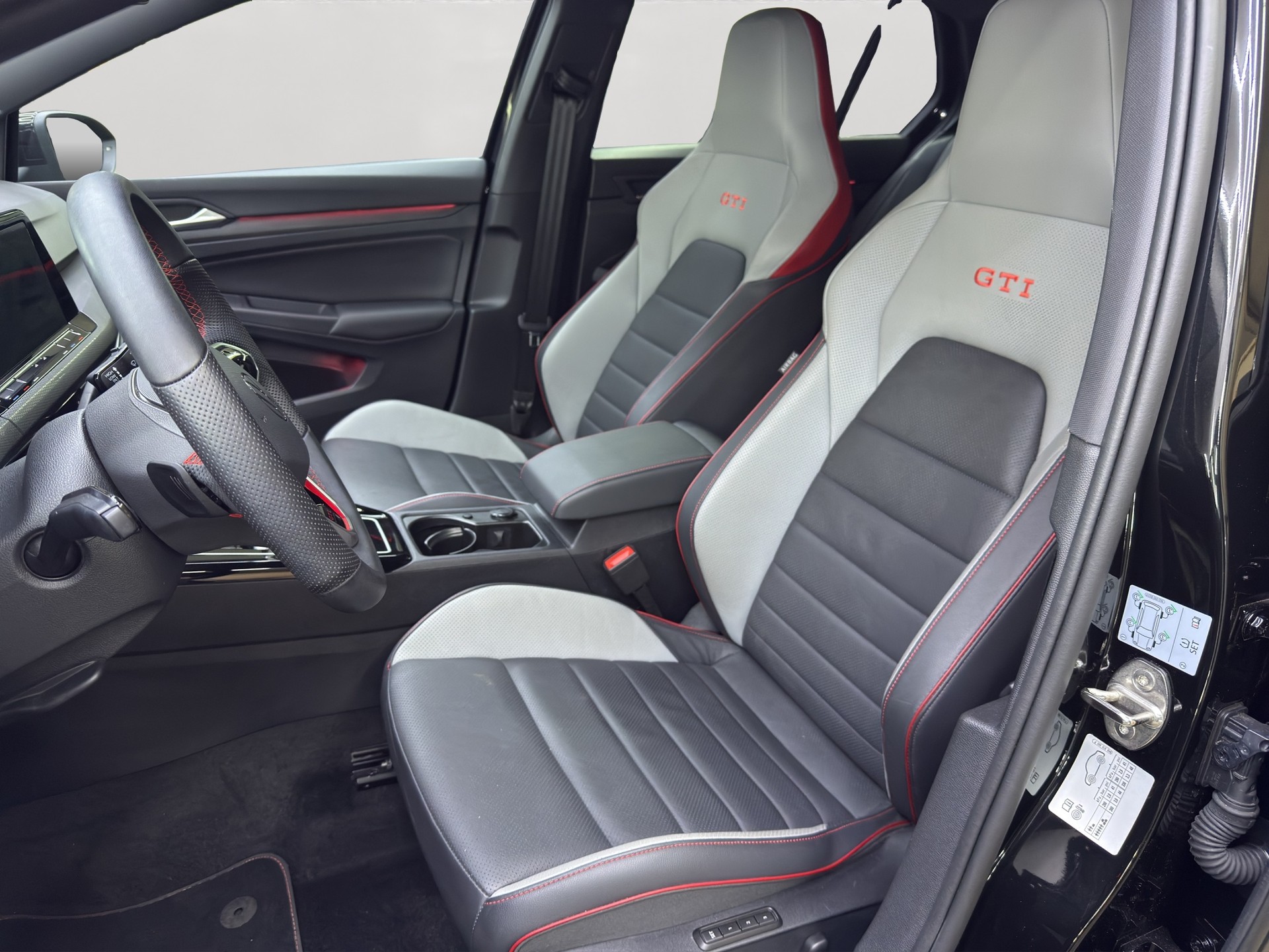 VW Golf 2.0 TSI GTI Clubsport DSG-image-11