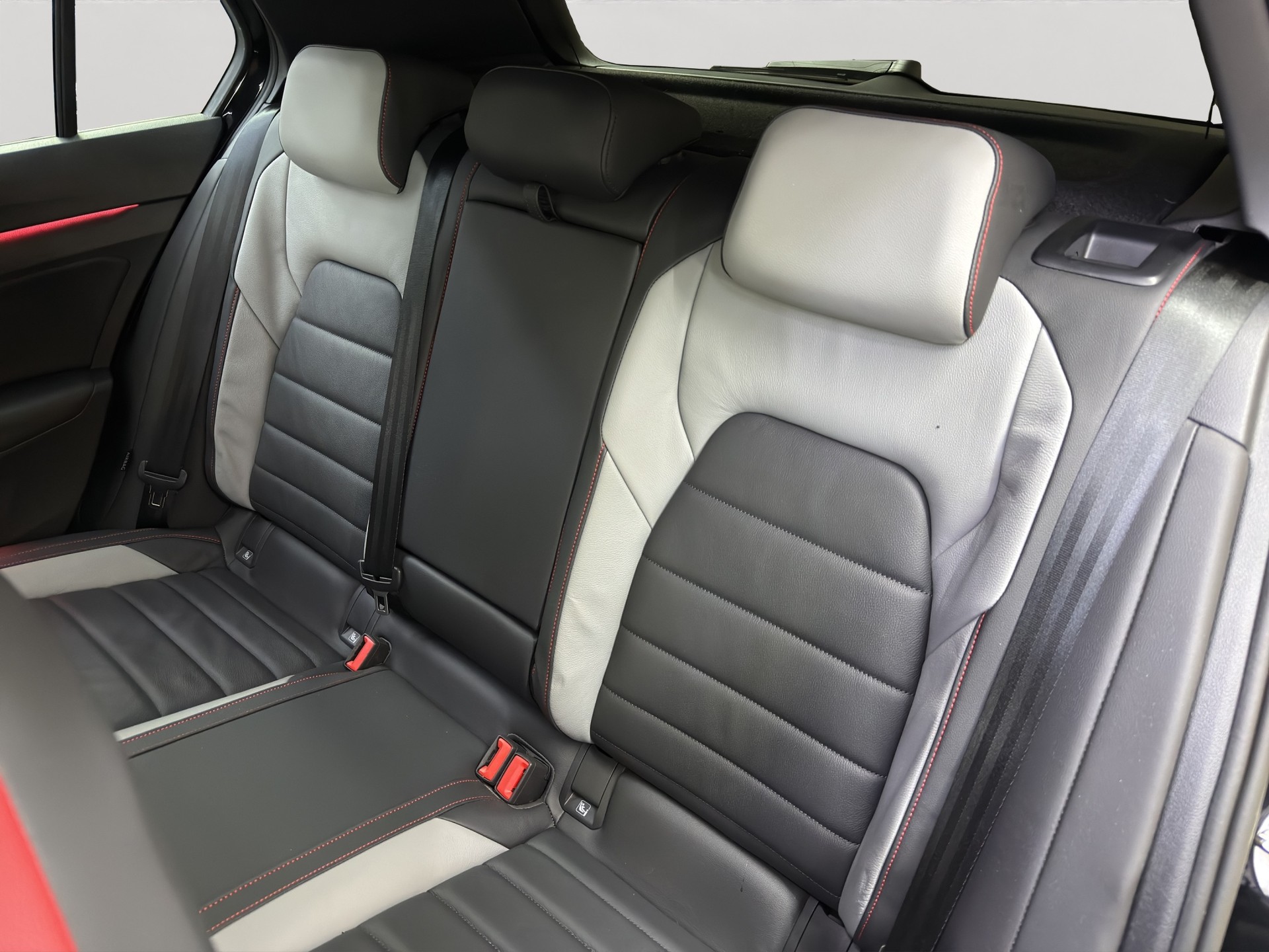 VW Golf 2.0 TSI GTI Clubsport DSG-image-12