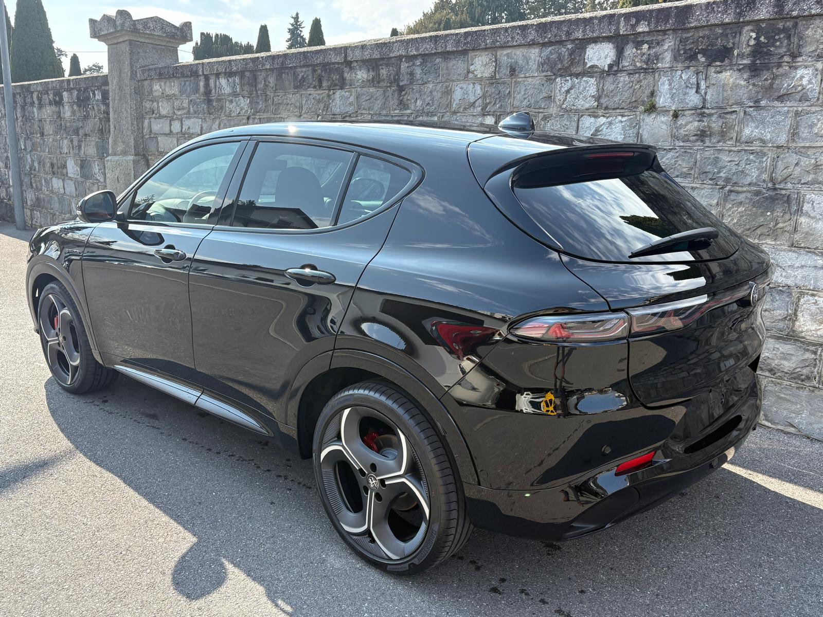 ALFA ROMEO Tonale 1.5 Hybrid Veloce-showroom-element-2