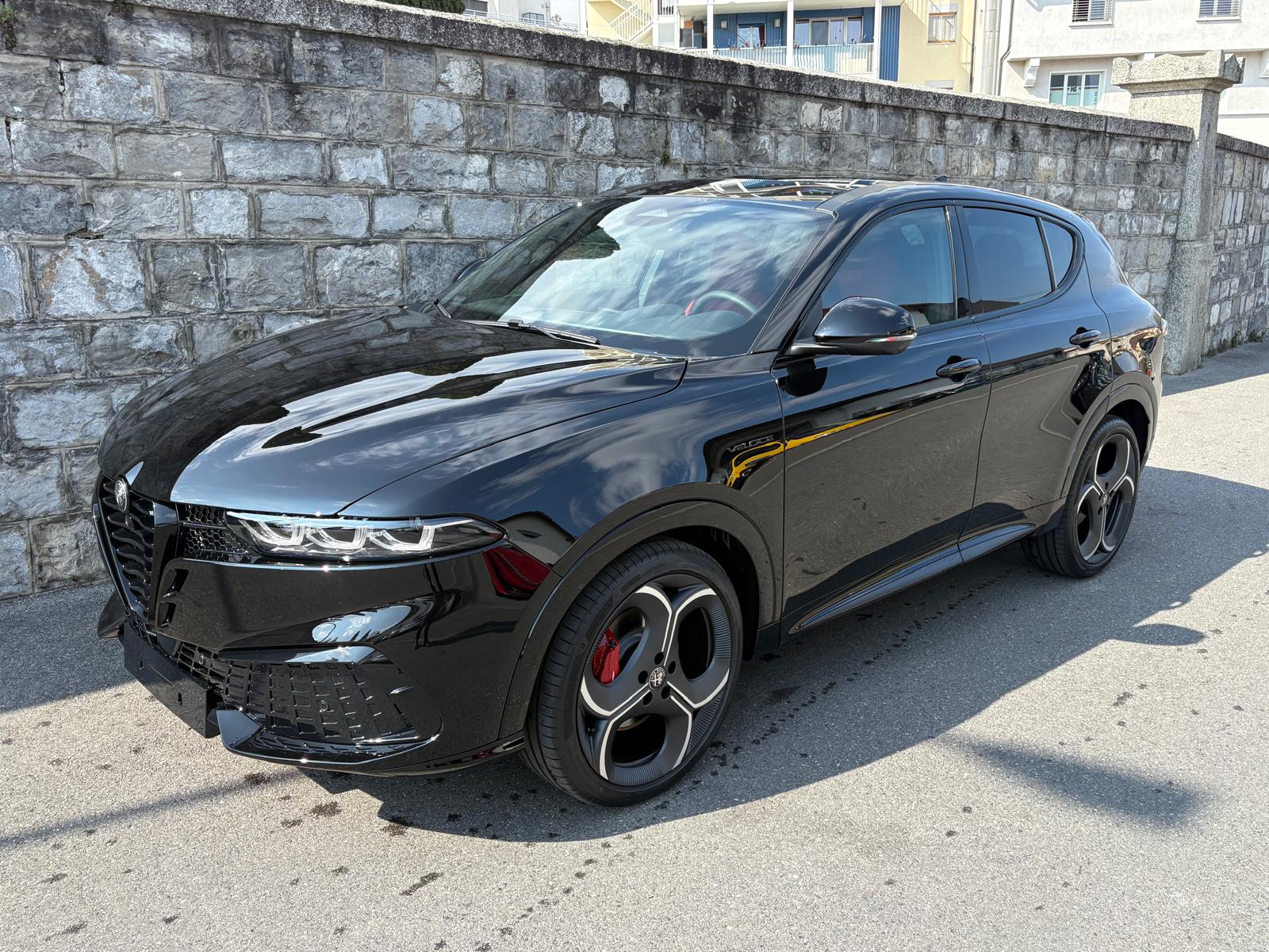 ALFA ROMEO Tonale 1.5 Hybrid Veloce-showroom-element-1