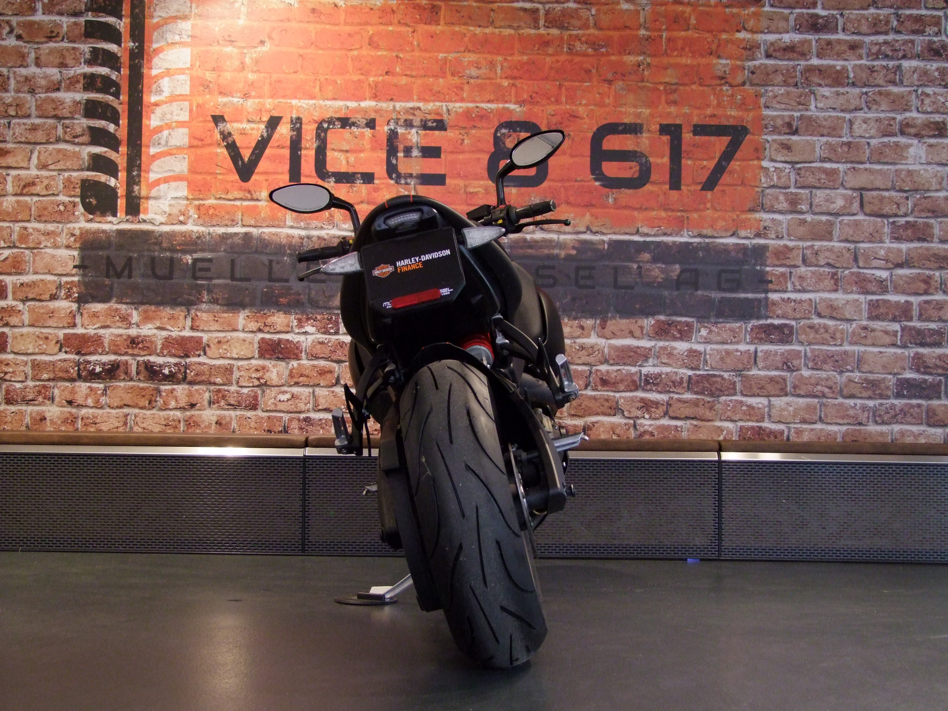 BUELL 1125 CR-showroom-element-3